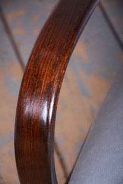 Sillón Art Déco restaurado, diseñado por J. Halabala para UP Zavody, modelo C, República Checa, década de 1930