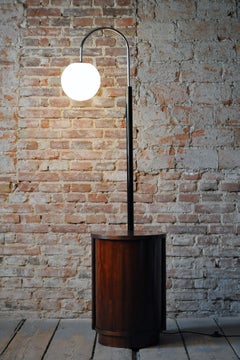 Restaurierte Art Deco Stehlampe, von J. Halabala, UP Závody, Nussbaum, Tschechien, 1920er Jahre