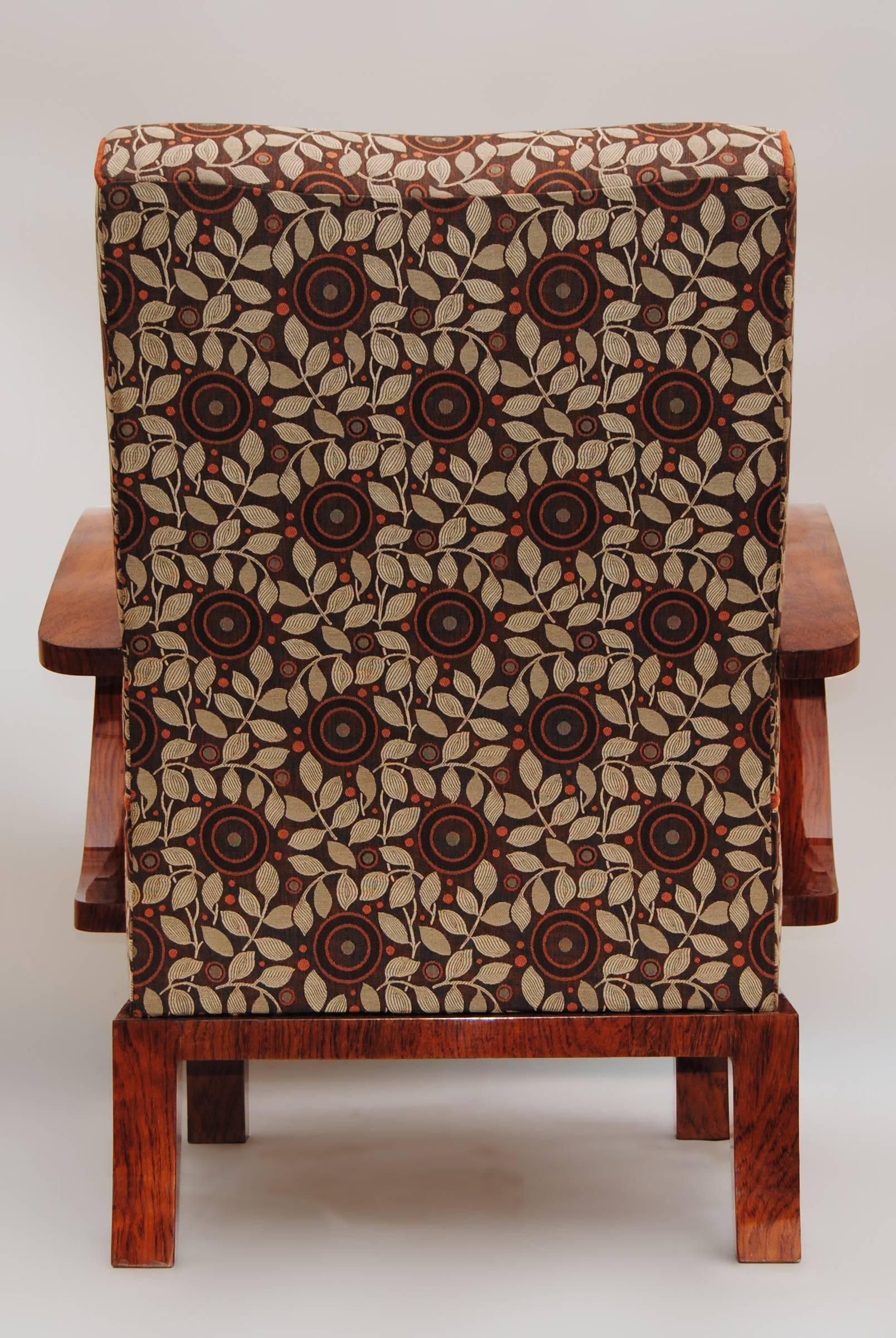 Completely restored pair of Art Deco Armchairs, New upholstery, high gloss In Good Condition For Sale In Brandys nad Labem, Středočeský kraj