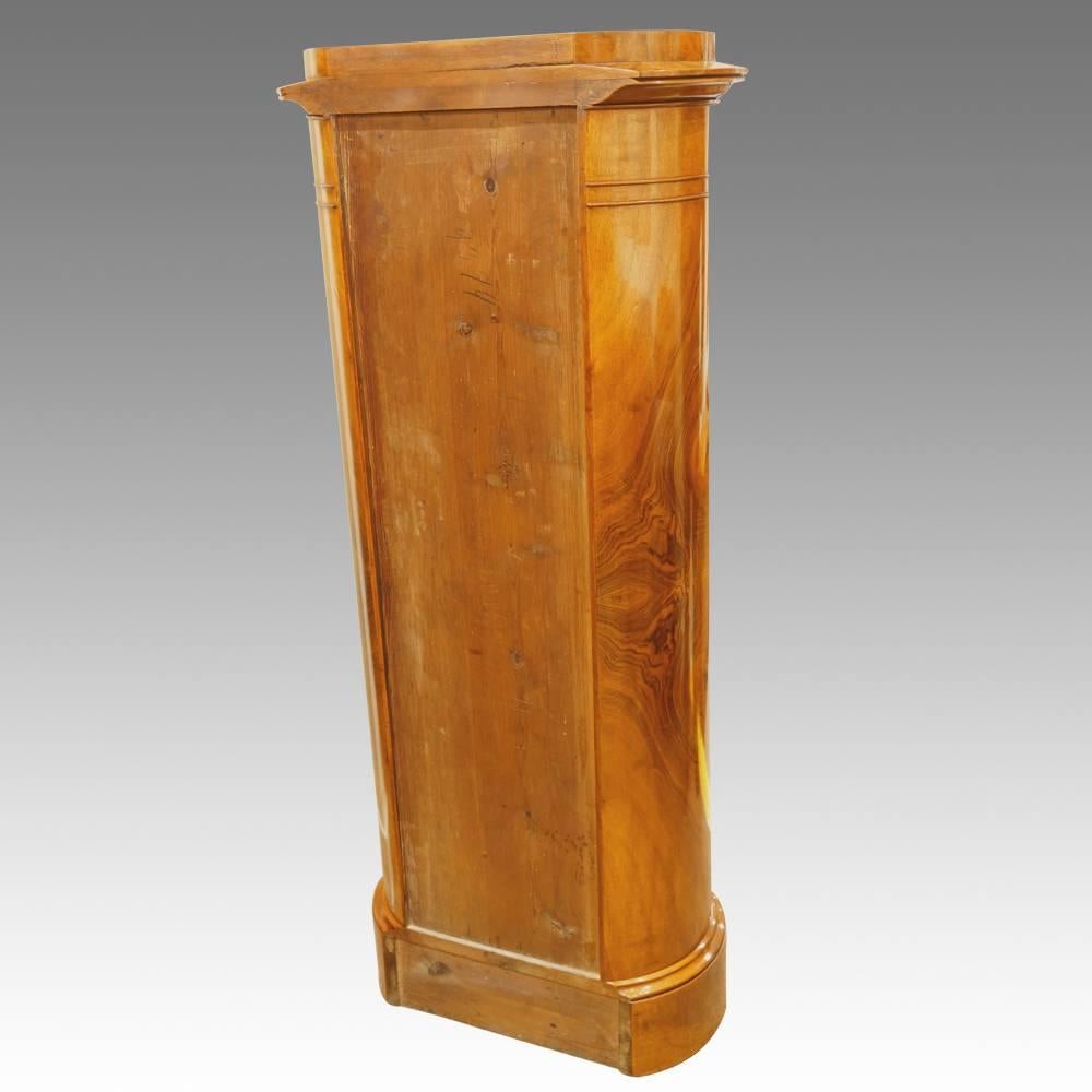 Victorian Burr Walnut Pillar Box Cabinet In Excellent Condition In Salisbury, Wiltshire