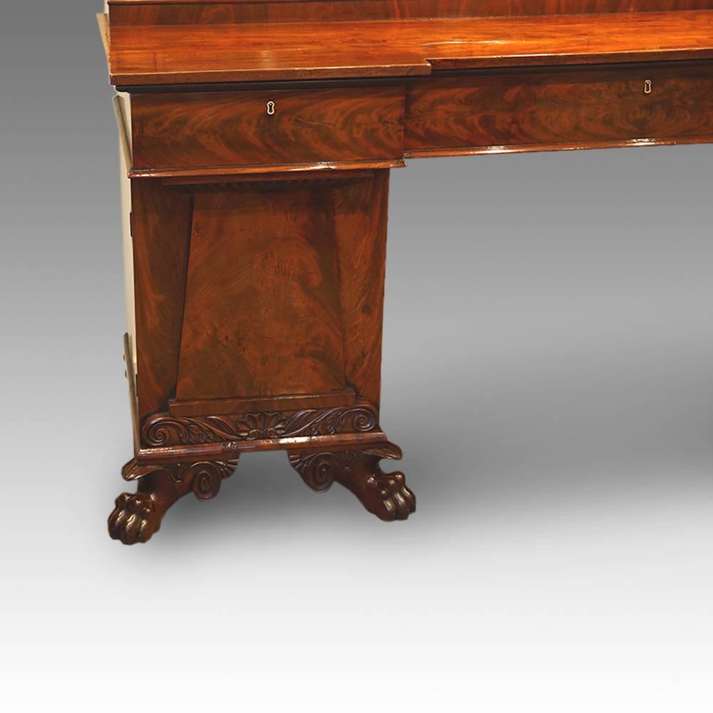 William IV mahogany pedestal sideboard
Here we have this striking period mahogany sideboard.
This magnificent item of dining room furniture was made in the William IV period, circa 1830-1840
The cabinet maker chose fabulous flame mahogany veneers