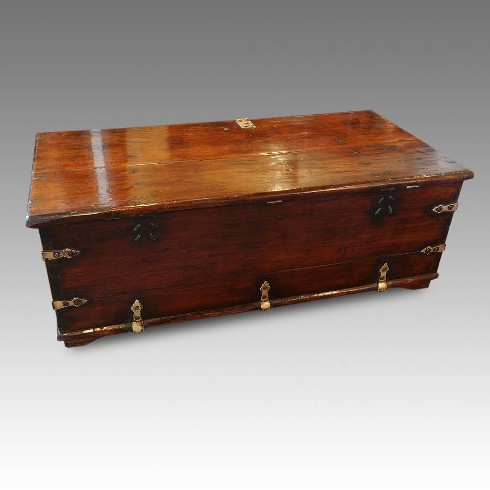 Antique Colonial Hardwood Merchants Chest In Good Condition In Salisbury, Wiltshire