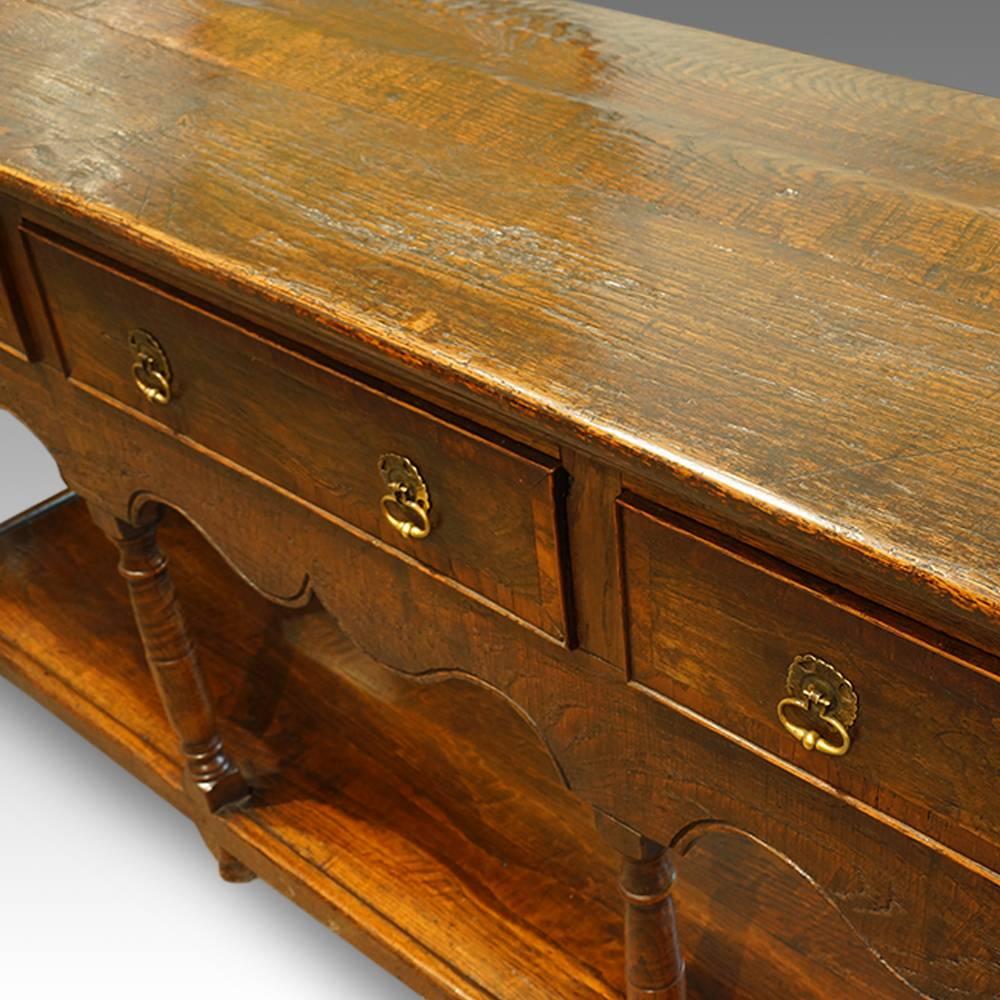 Antique Cross-Banded Oak Potboard Dresser Base In Excellent Condition In Salisbury, Wiltshire