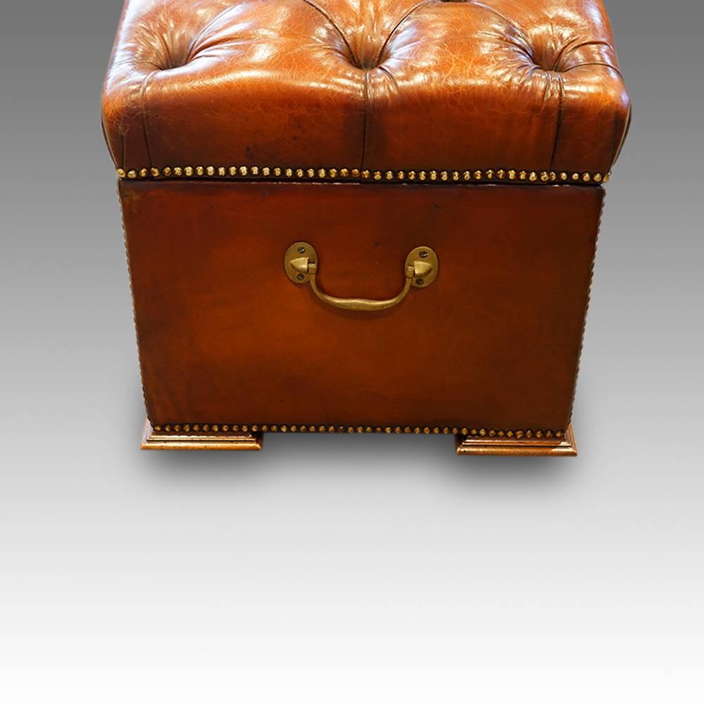 Edwardian Ottoman in Leather In Excellent Condition In Salisbury, Wiltshire