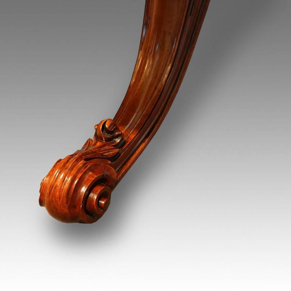 Victorian Walnut Shaped Loo Table 2