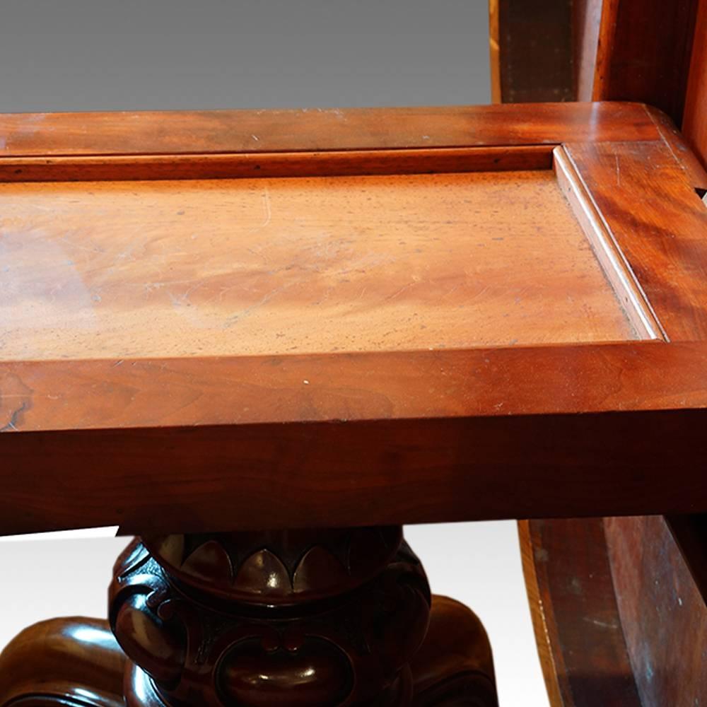 Victorian Walnut Shaped Loo Table 4