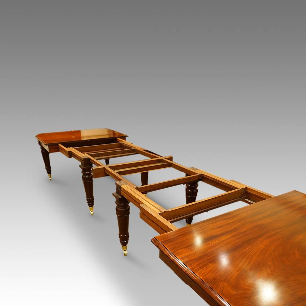 English William IV Mahogany 16 Seat Dining Table