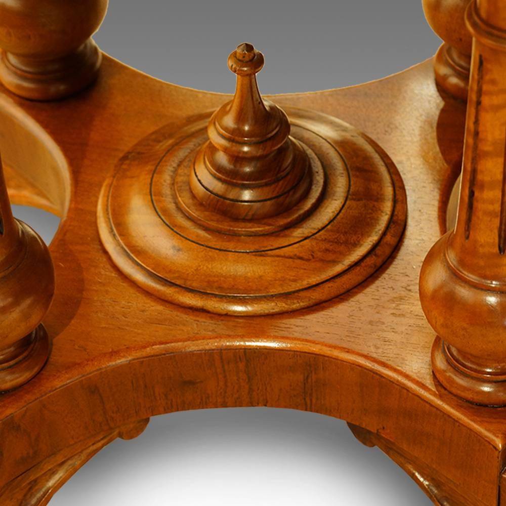 Mid-19th Century Victorian Burr Walnut Oval Dining Table
