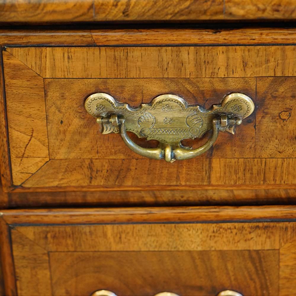 George I Walnut Lowboy In Excellent Condition In Salisbury, Wiltshire