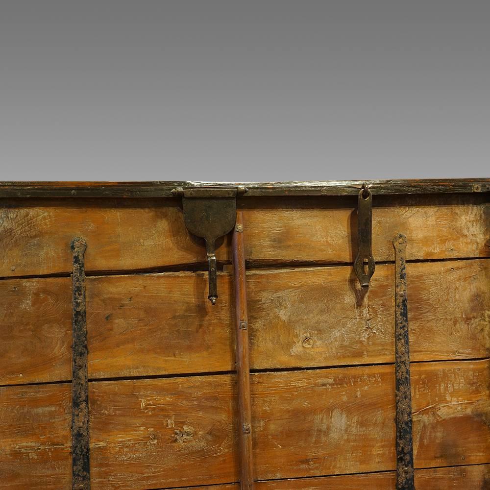 Indian Antique Colonial Hardwood Large Coffee Table Trunk