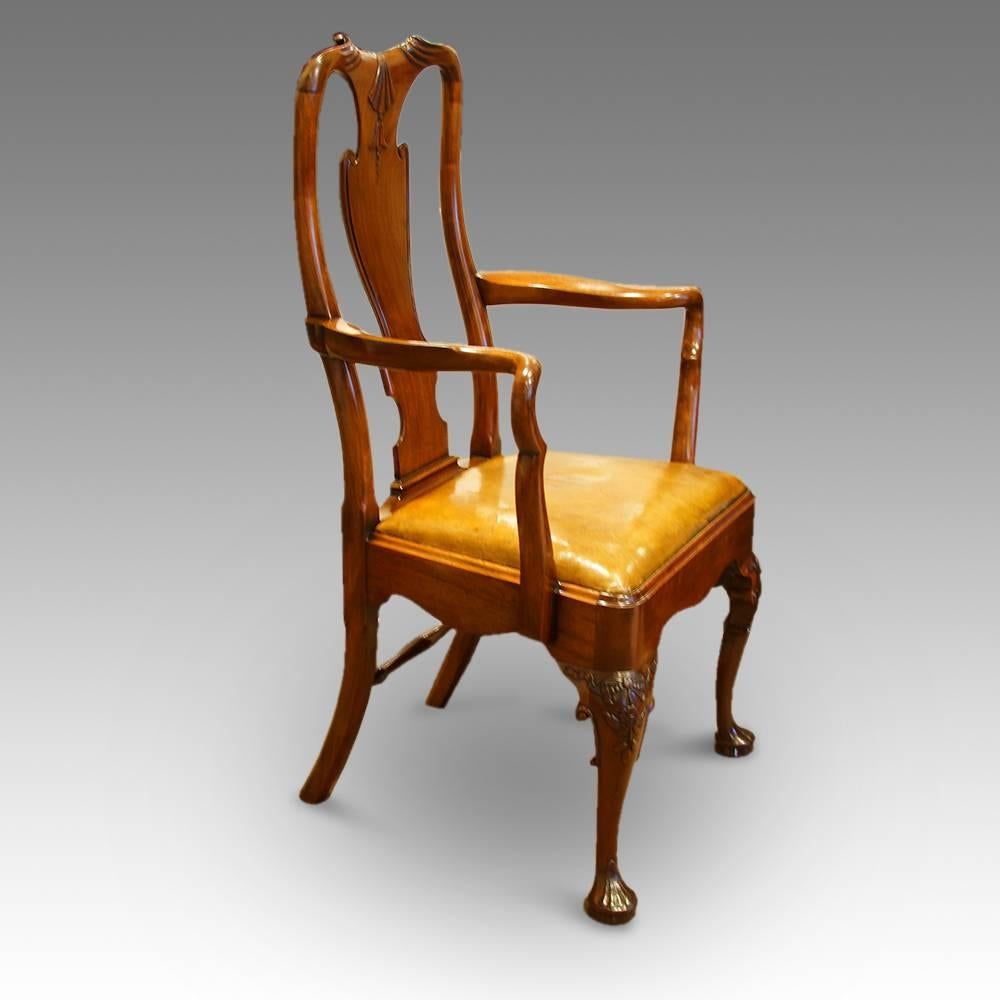 Set of eight mahogany Victorian dining chairs in the Georgian style
Here is your opportunity to own this fantastic set of eight mahogany dining chairs.
Made in the late 19th century. In the style of George I chairs.
The set of eight dining