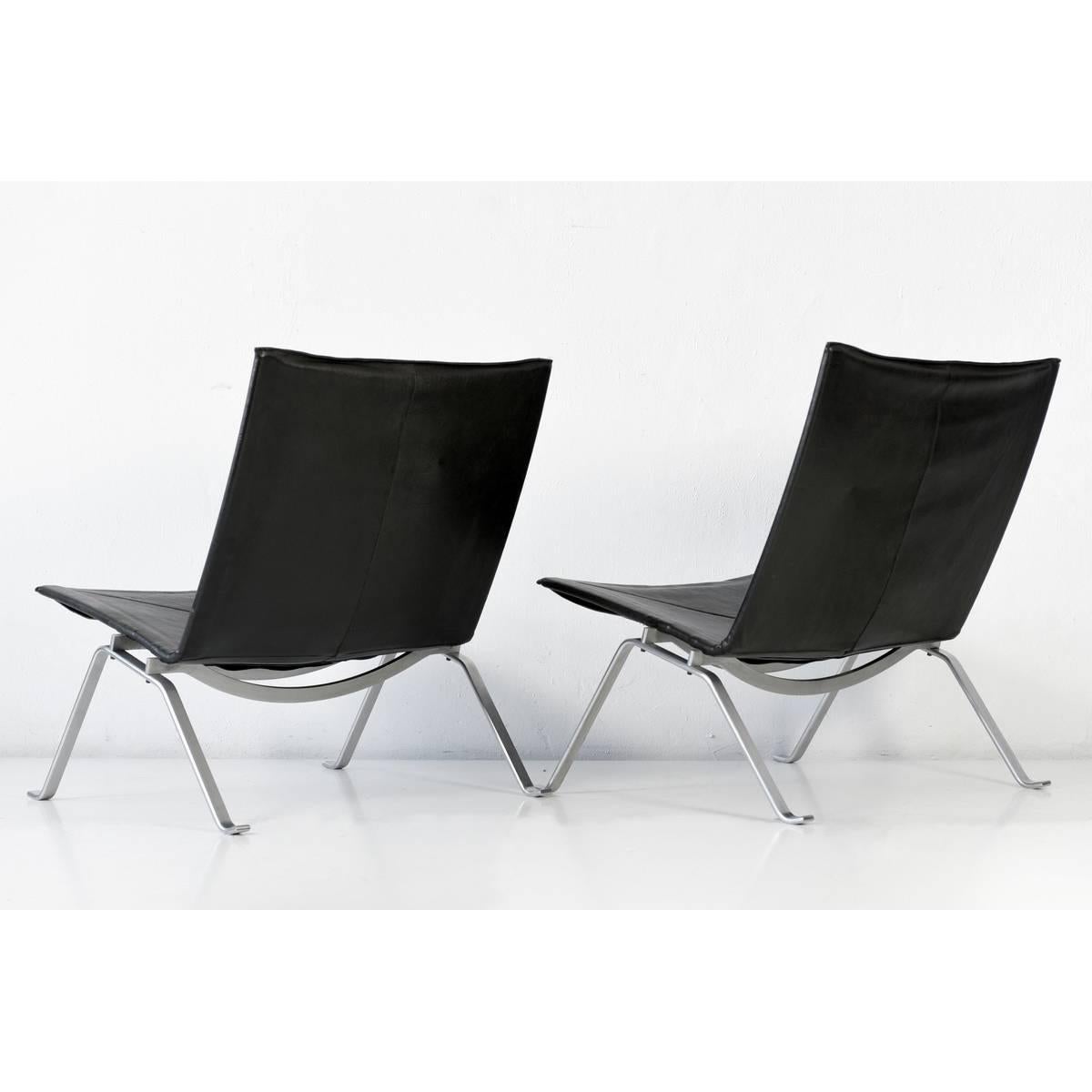 Scandinavian Modern Pair PK 22 Poul Kjaerholm for Kold Christensen For Sale