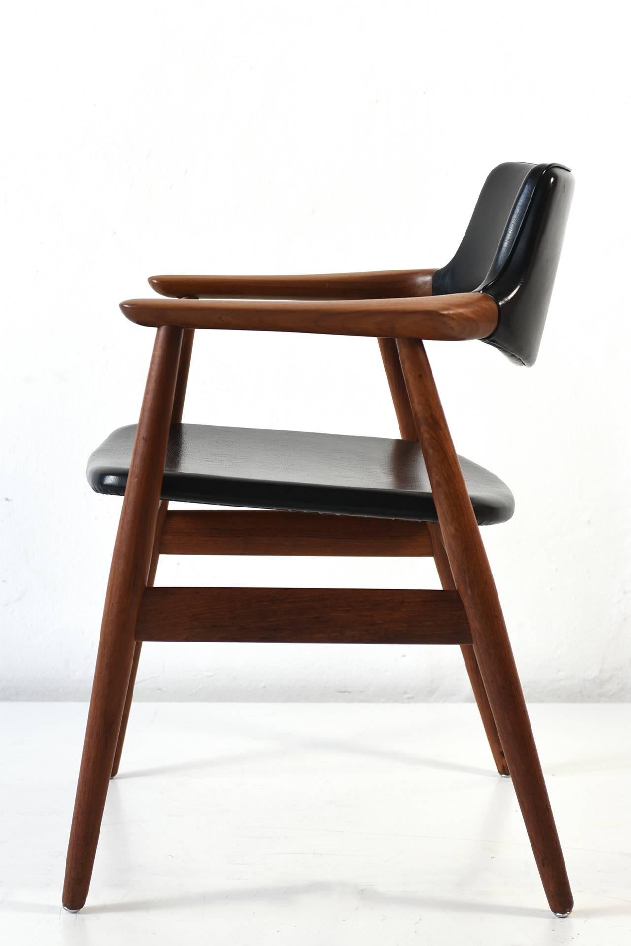 Scandinavian Modern Sculptural Armchair Teak, Denmark, 1960s For Sale