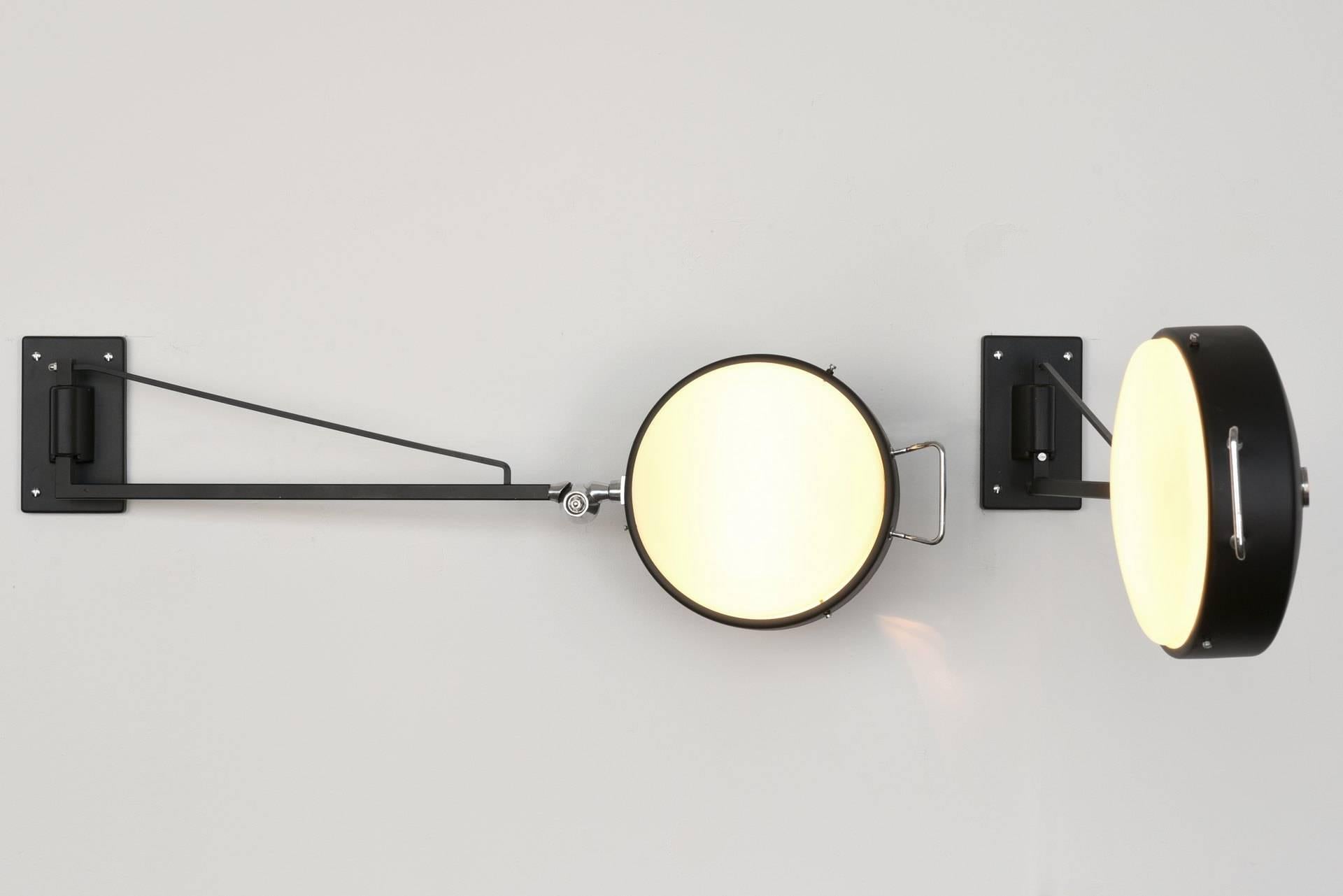 Mid-Century Modern Rare Pair of Wall Lamps Stilnovo, Milano, 1960s For Sale