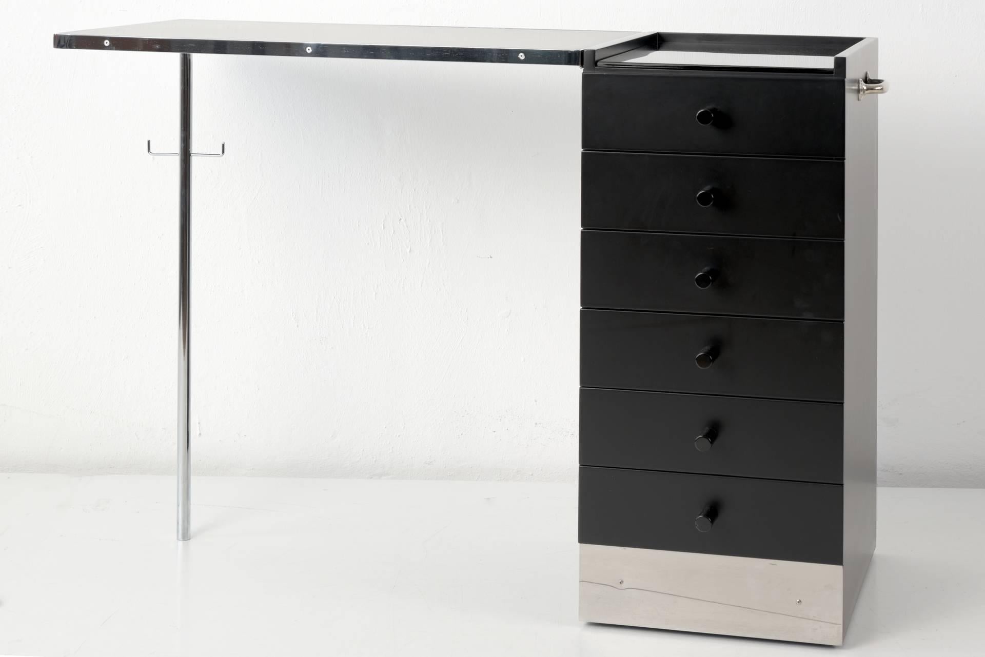 Lacquered Small Dresser Marcel Breuer 1926 with Foldable Top For Sale