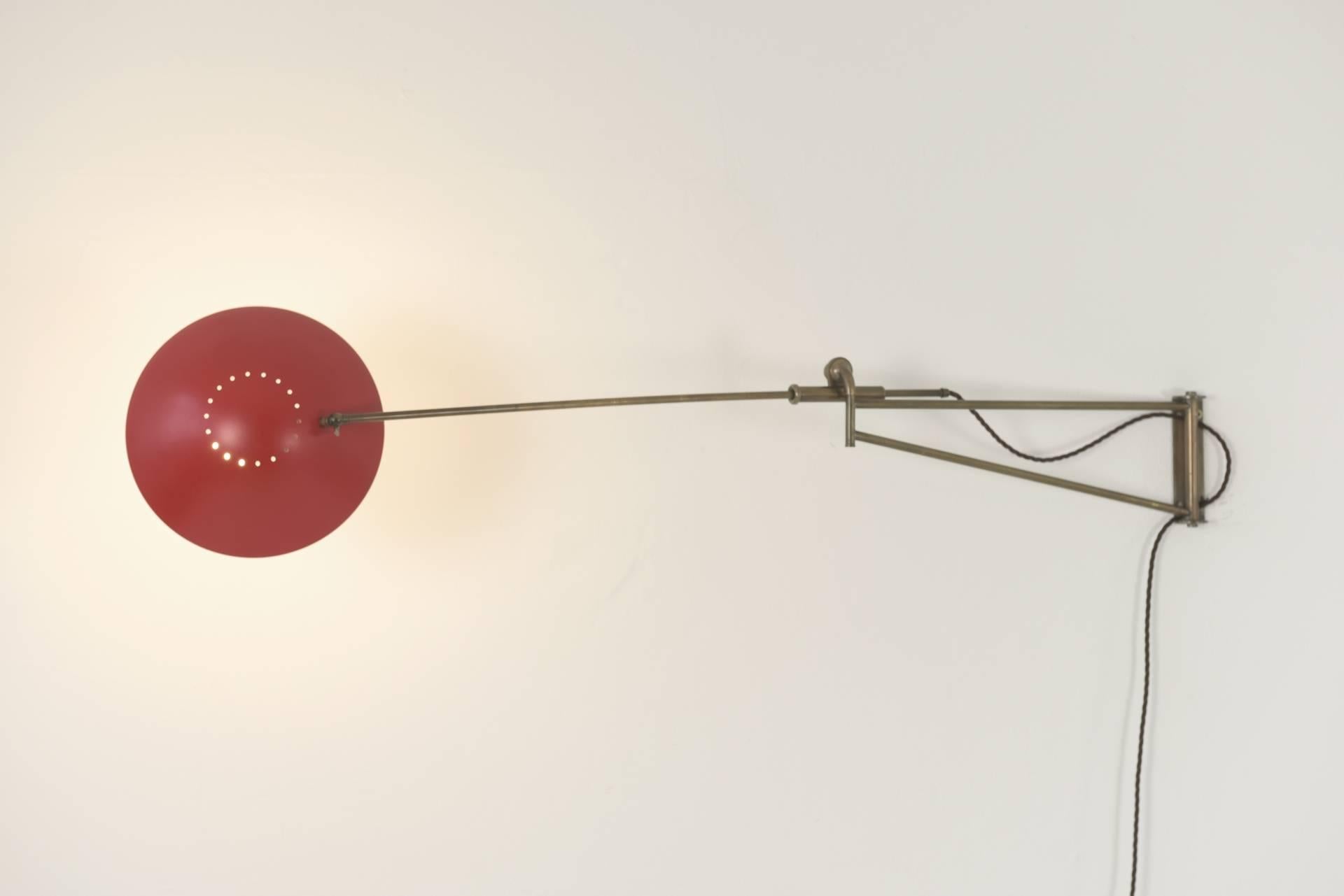 A multi-adjustable light, as indirect room lighting on the wall, as a direct over a table or as a reading light to the chair. Many in-depth options provide this ingenious, solid design. A Luminaire that can do much and takes up little space, the new