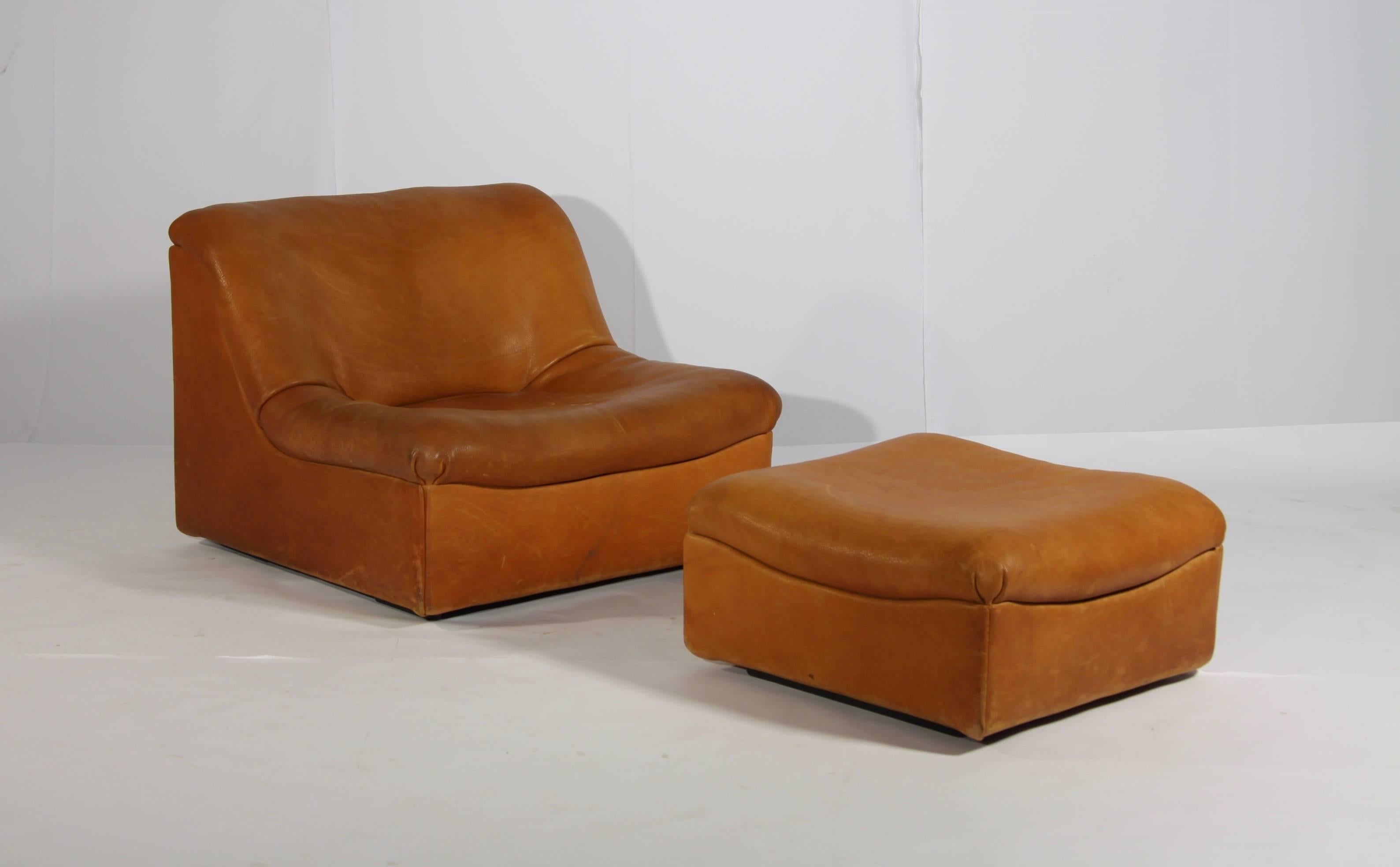 Mid-Century Modern DS-46 Thick Buffalo Leather Lounge Chair and Pouf from De Sede, 1970s