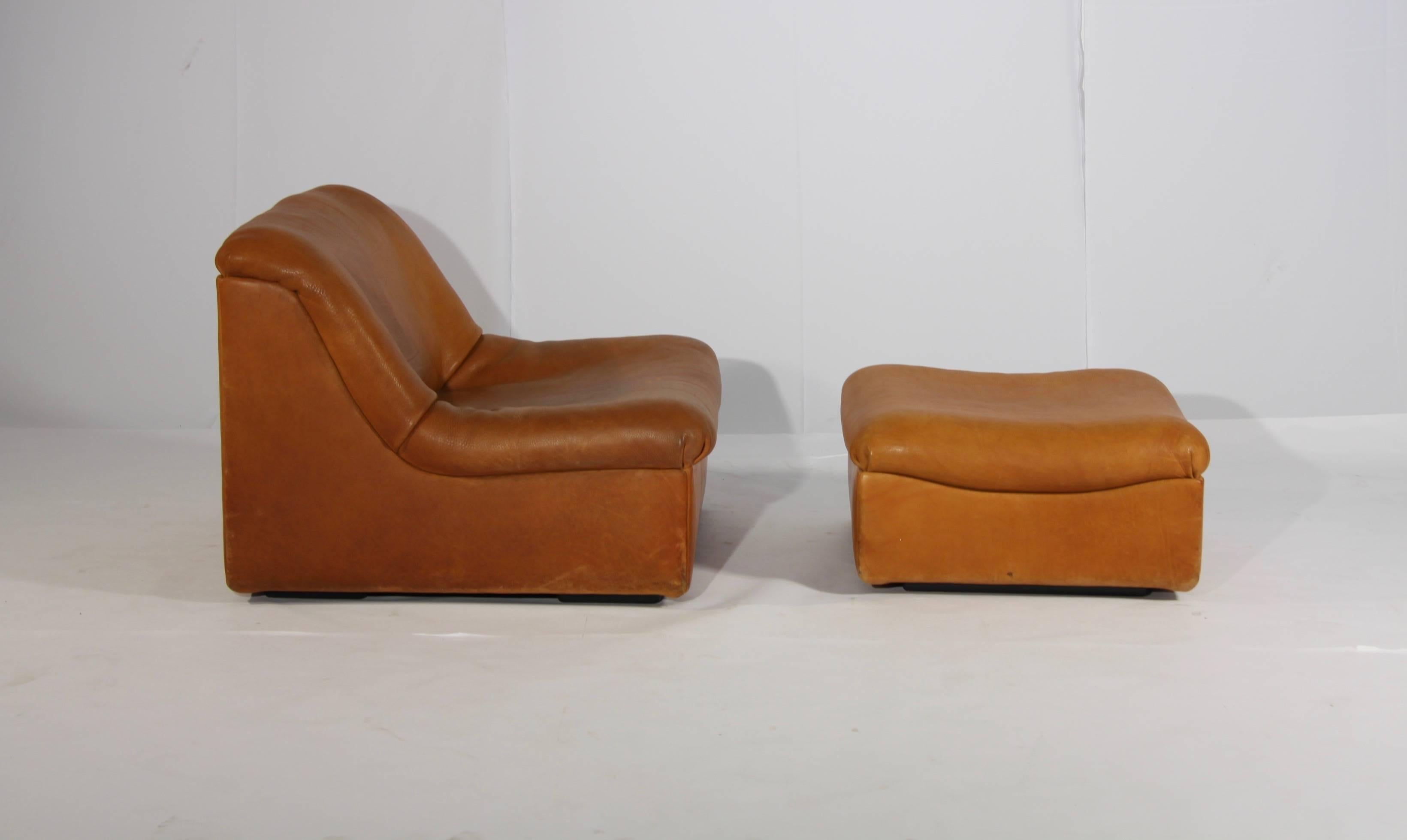 Swiss DS-46 Thick Buffalo Leather Lounge Chair and Pouf from De Sede, 1970s