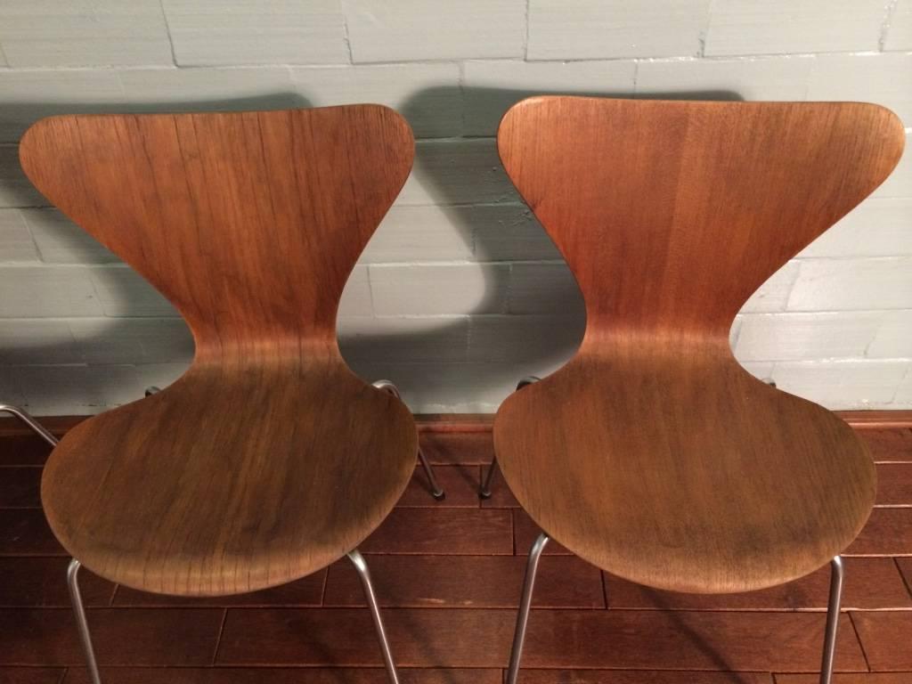 Mid-Century Modern 3107 Butterfly Teak and Plywood Chairs by Arne Jacobsen for Fritz Hansen For Sale
