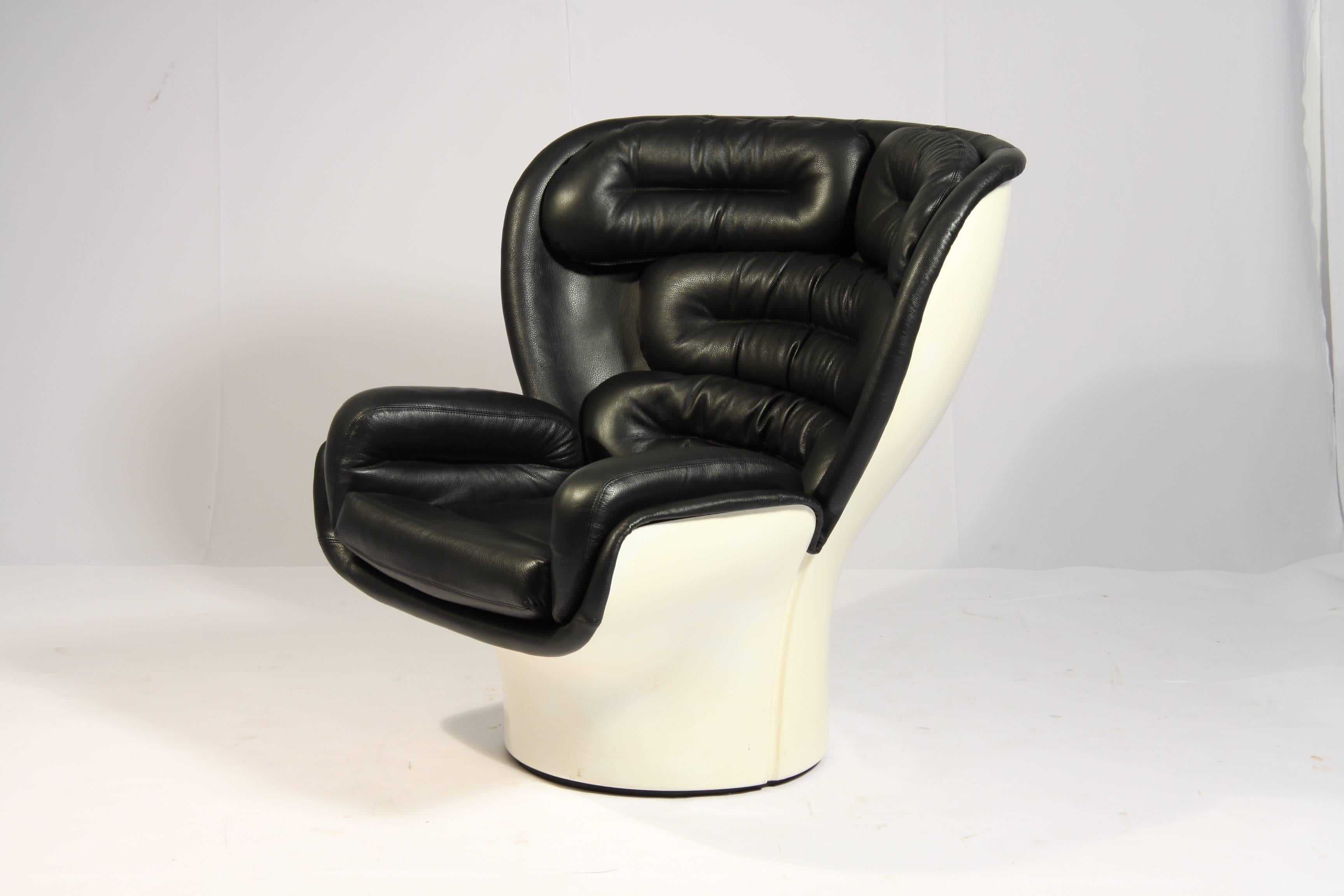 The Elda lounge chair was designed in 1963 and is made of a fiberglass shell with a rotating base, the seat is padded with black leather covering. The iconic piece, designed by Joe Colombo, was very futuristic in design for the time it was produced.