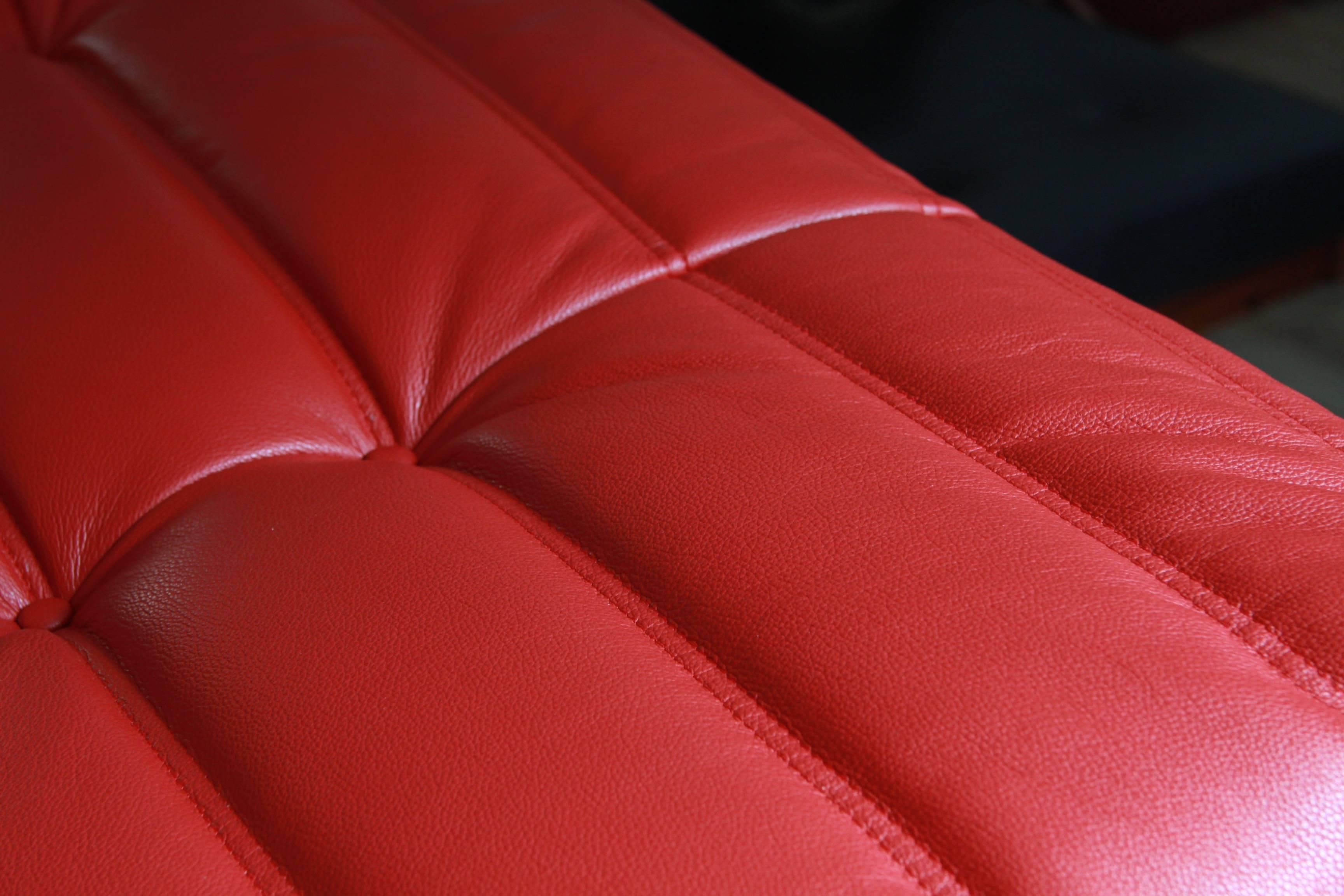 Late 20th Century Red Leather Two-Seat Togo Sofa by Michel Ducaroy for Ligne Roset
