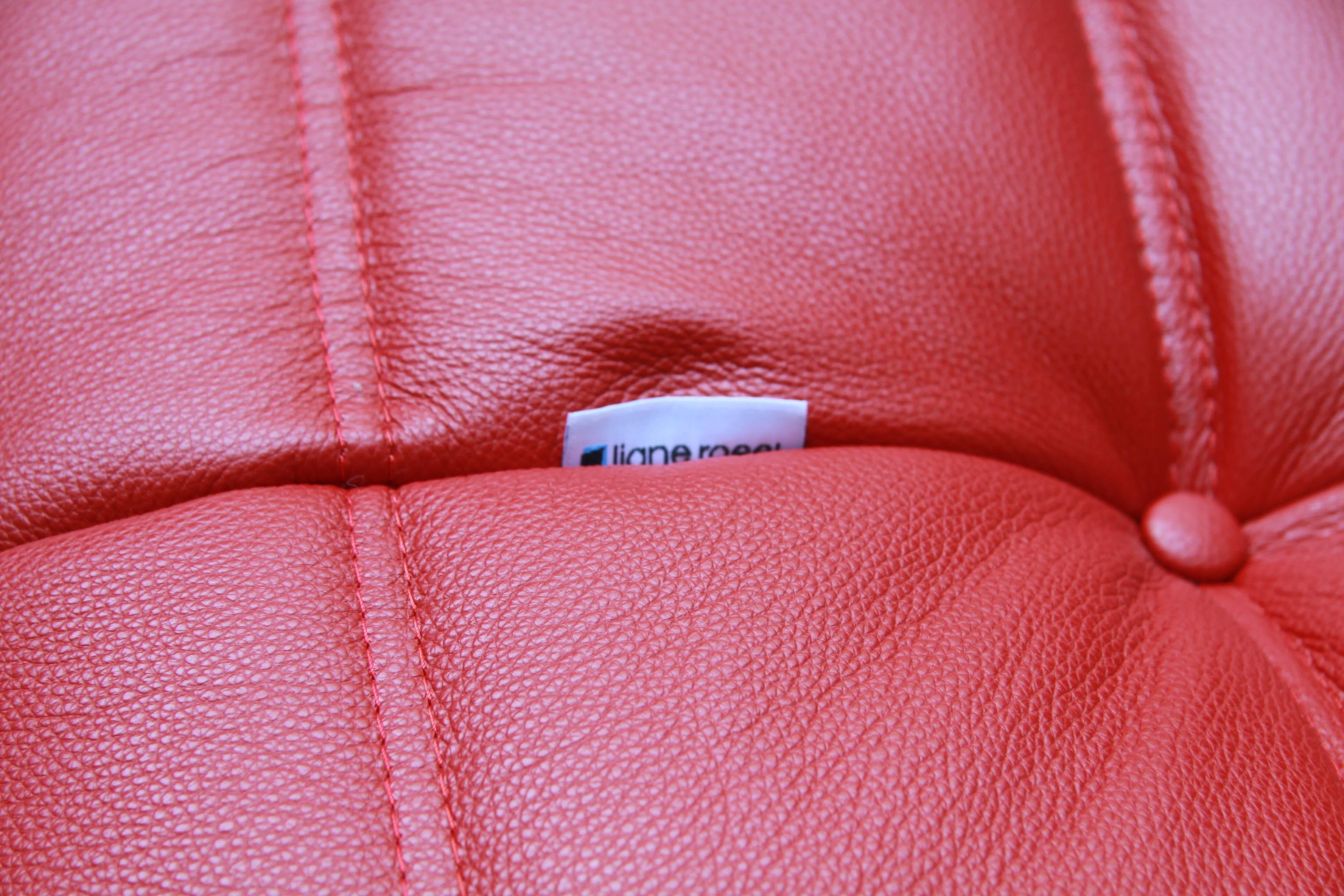 Red Leather Two-Seat Togo Sofa by Michel Ducaroy for Ligne Roset In Excellent Condition In Berlin, DE