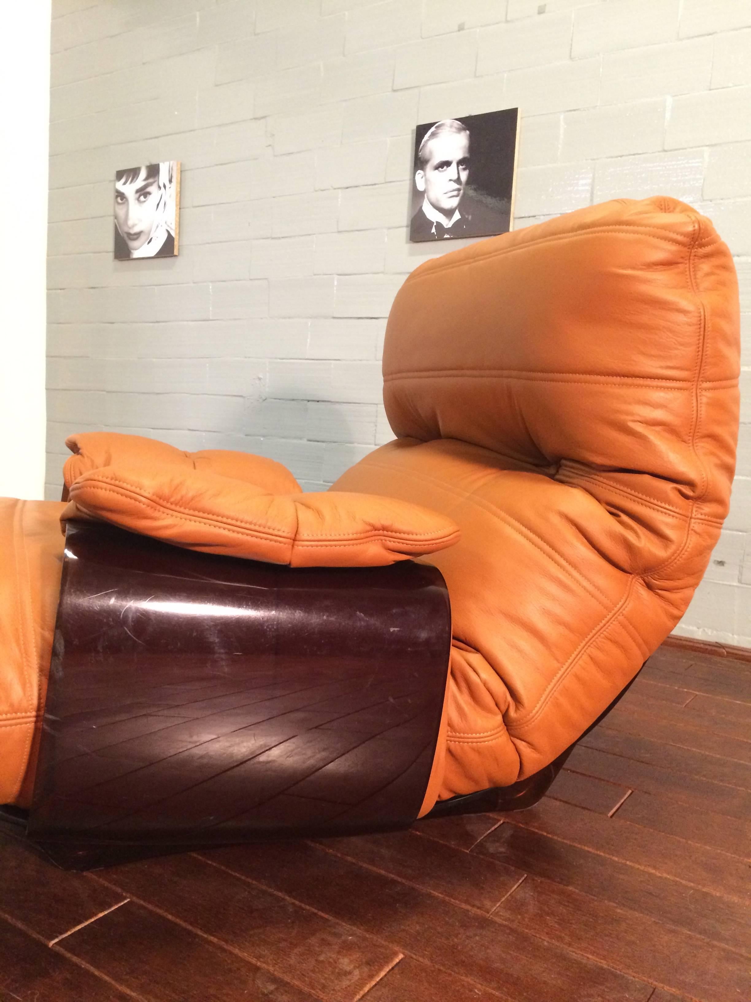 Cognac Leather Marsala Lounge Chair and Pouf by Michel Ducaroy for Ligne Roset In Good Condition For Sale In Berlin, DE