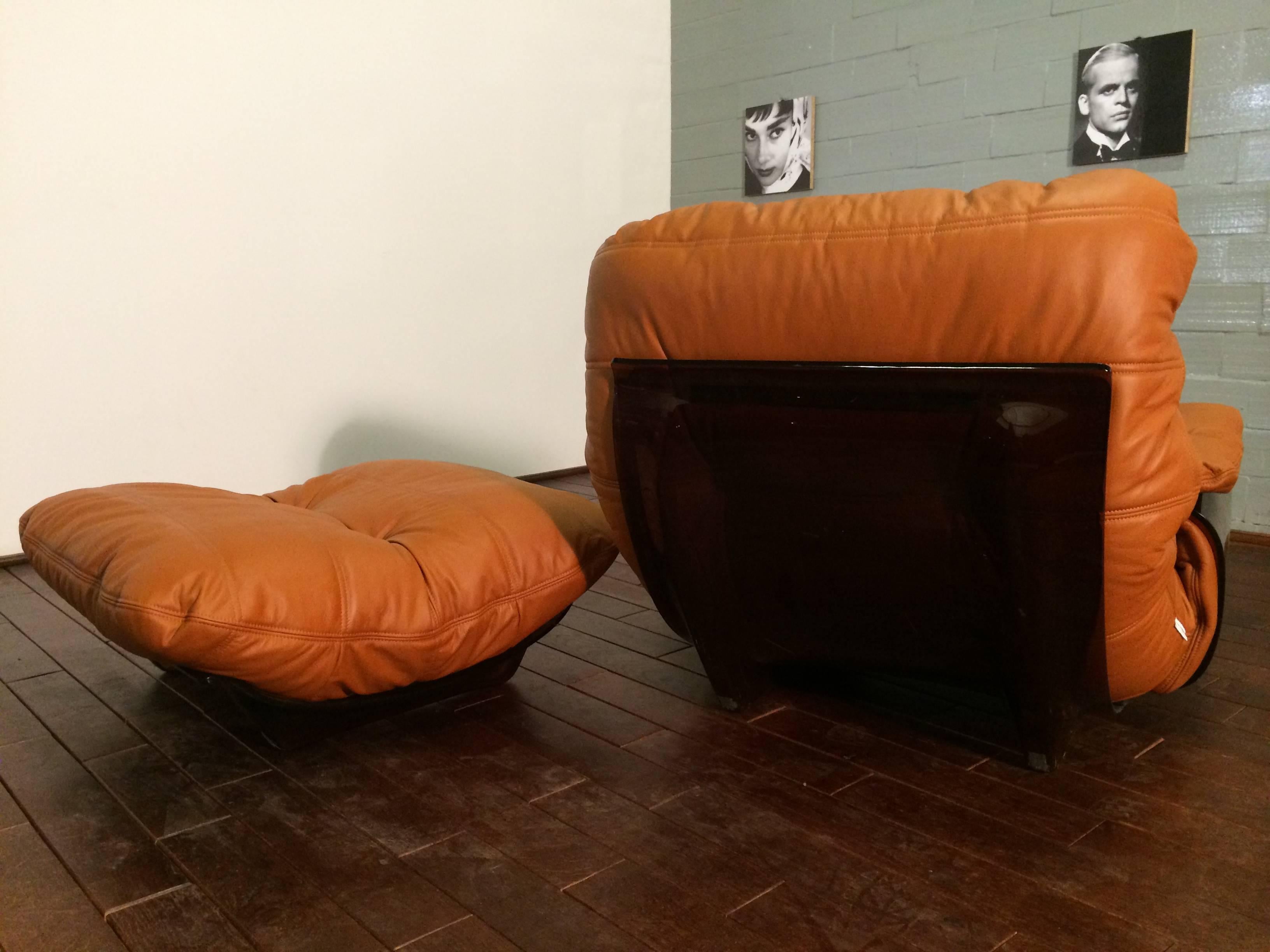 Mid-20th Century Cognac Leather Marsala Lounge Chair and Pouf by Michel Ducaroy for Ligne Roset For Sale