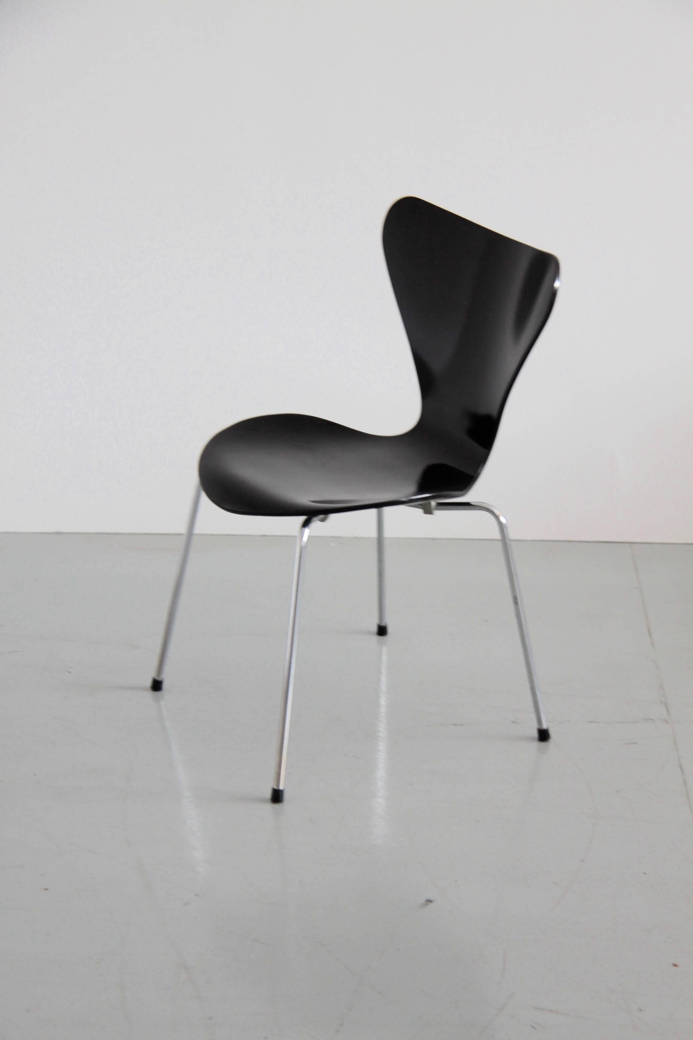 Mid-Century Modern 3107 Series Butterfly Chair by Arne Jacobsen for Fritz Hansen, 1968, Set of Ten
