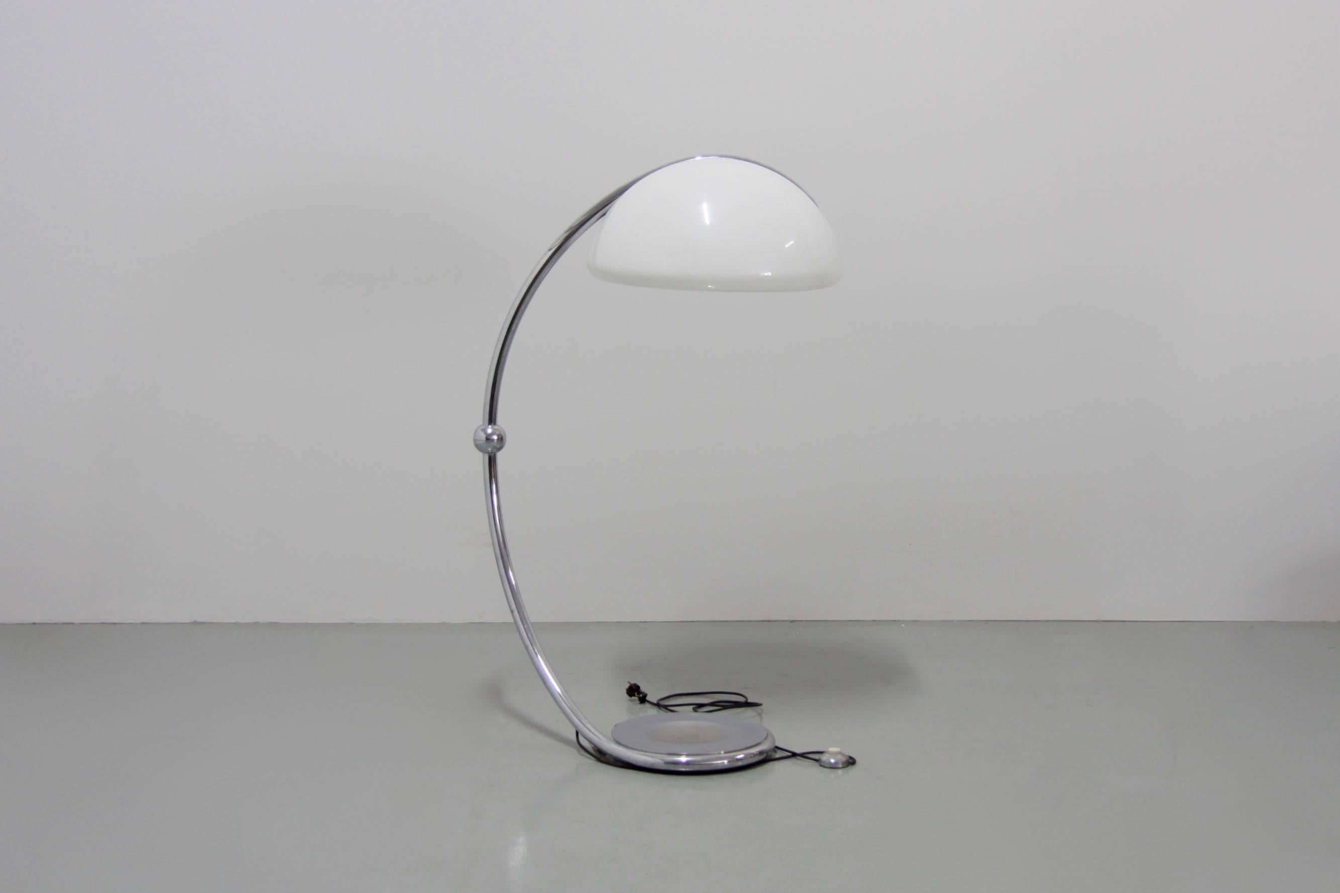Serpente Chrome Floor Lamp by Elio Martinelli for Martinelli Luce, 1970s For Sale 1
