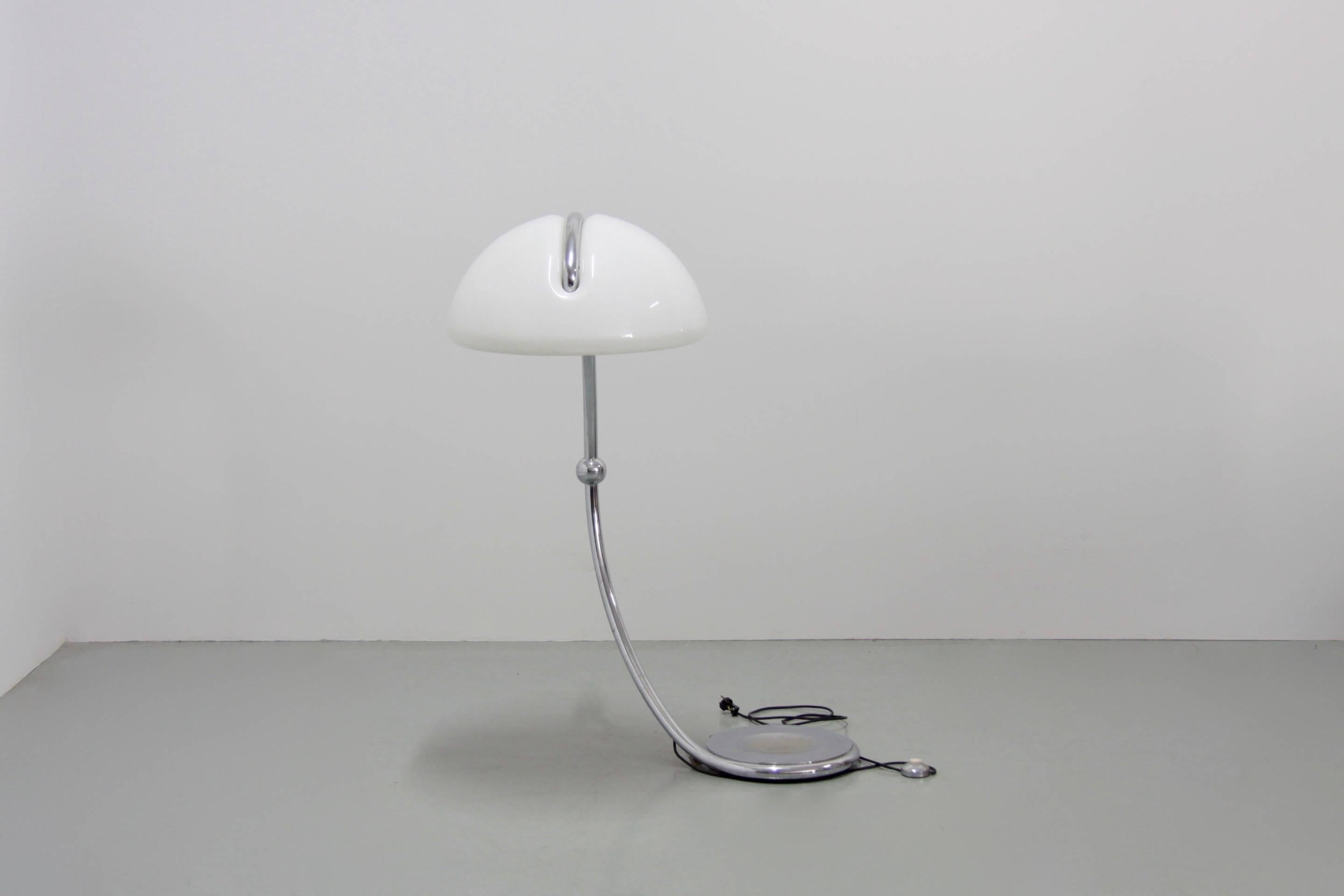 Mid-20th Century Serpente Chrome Floor Lamp by Elio Martinelli for Martinelli Luce, 1970s For Sale