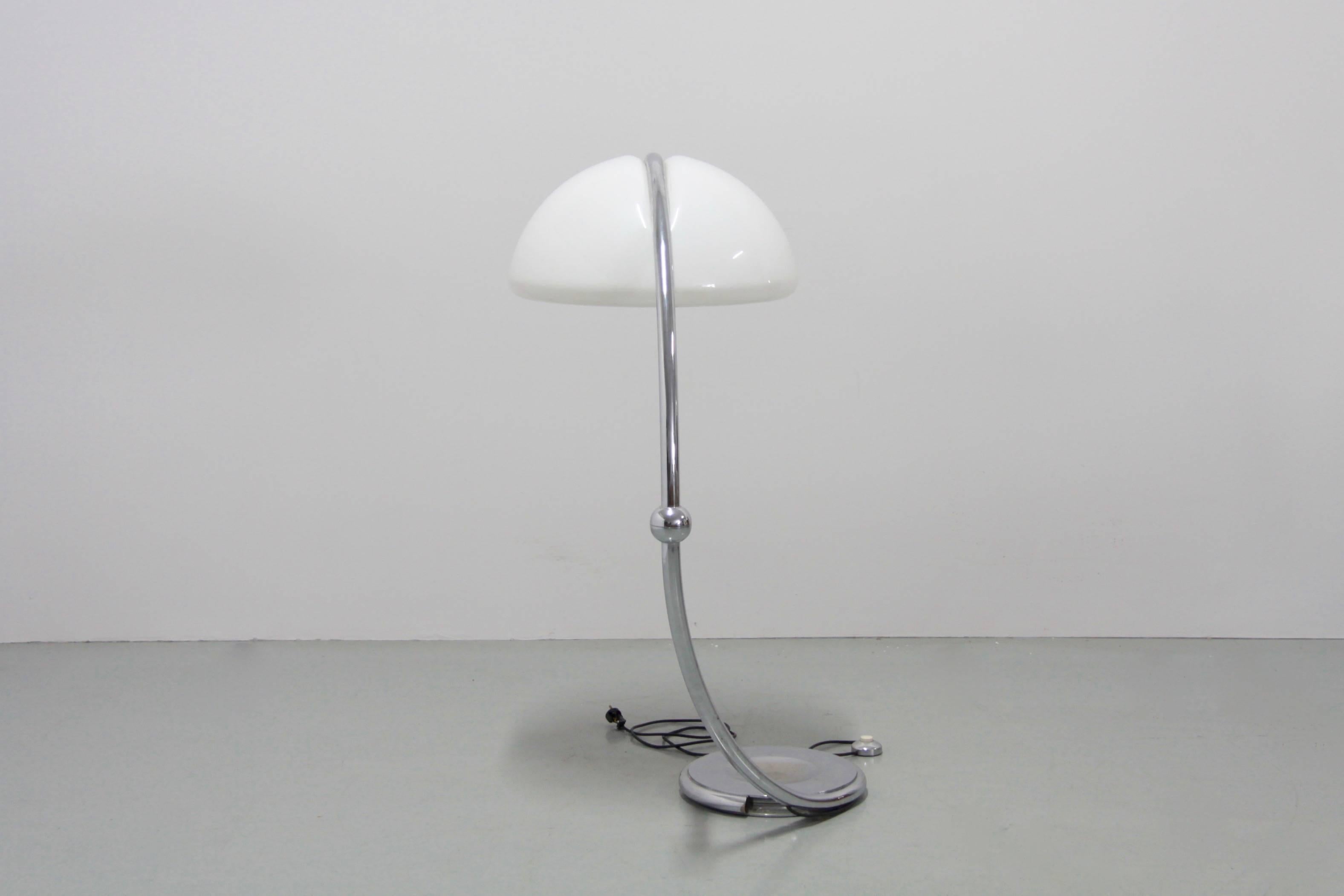 Italian Serpente Chrome Floor Lamp by Elio Martinelli for Martinelli Luce, 1970s For Sale