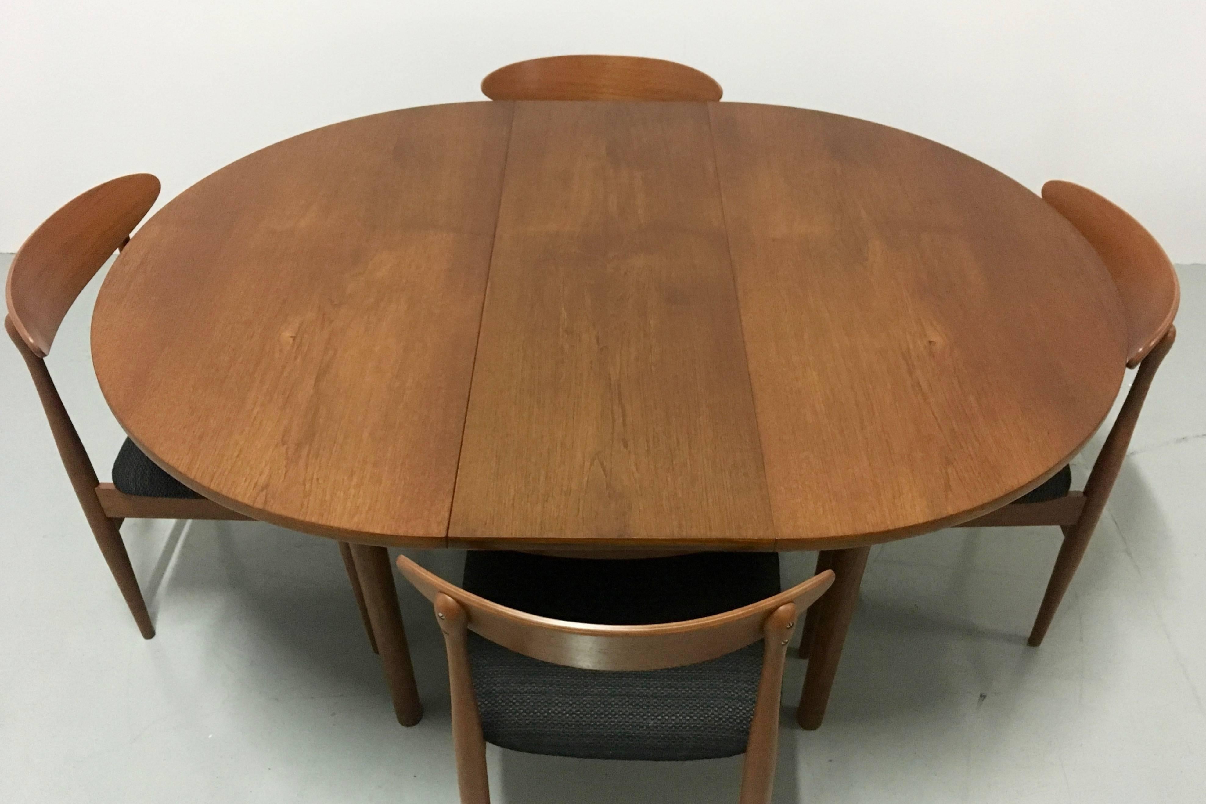 Midcentury Extendable Teak Dining Table from Vanson, 1960s In Good Condition For Sale In Berlin, DE