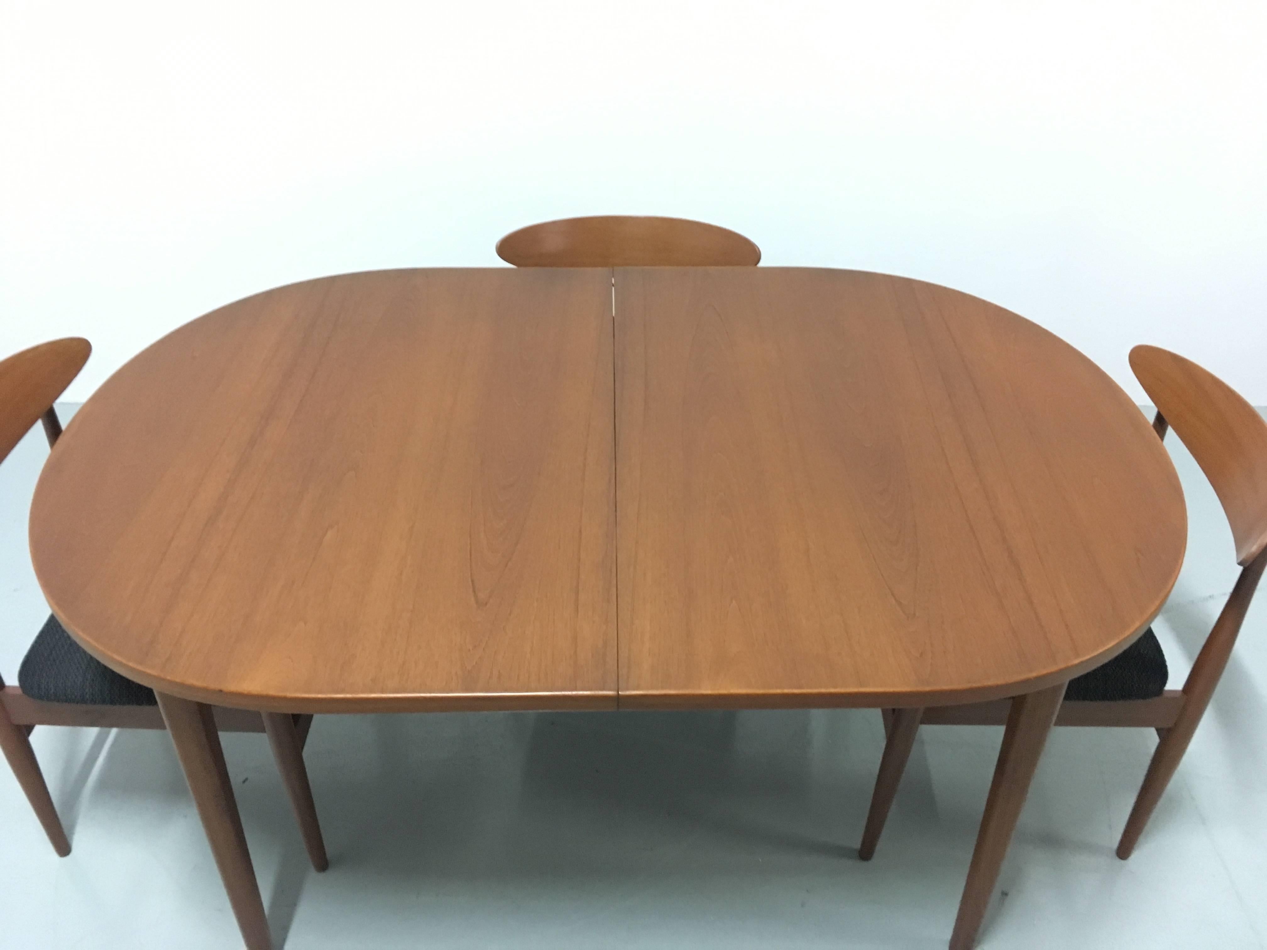 Vintage Double Extendable Teak Dining Table by Nils Jonsson for Troeds For Sale 1