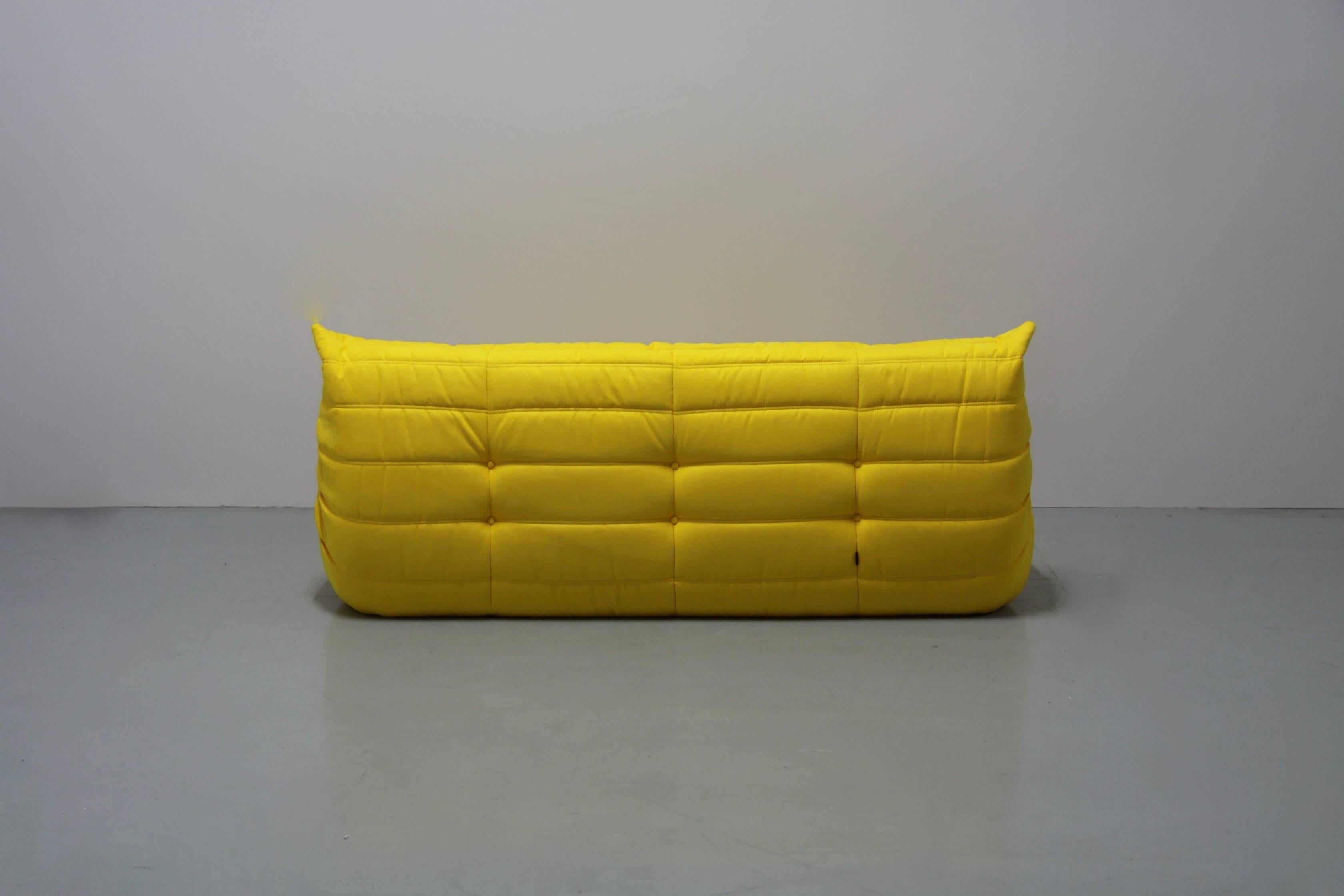 Vintage Yellow Microfibre Togo Sofa Set by Michel Ducaroy for Ligne Roset, 1970s In Excellent Condition In Berlin, DE