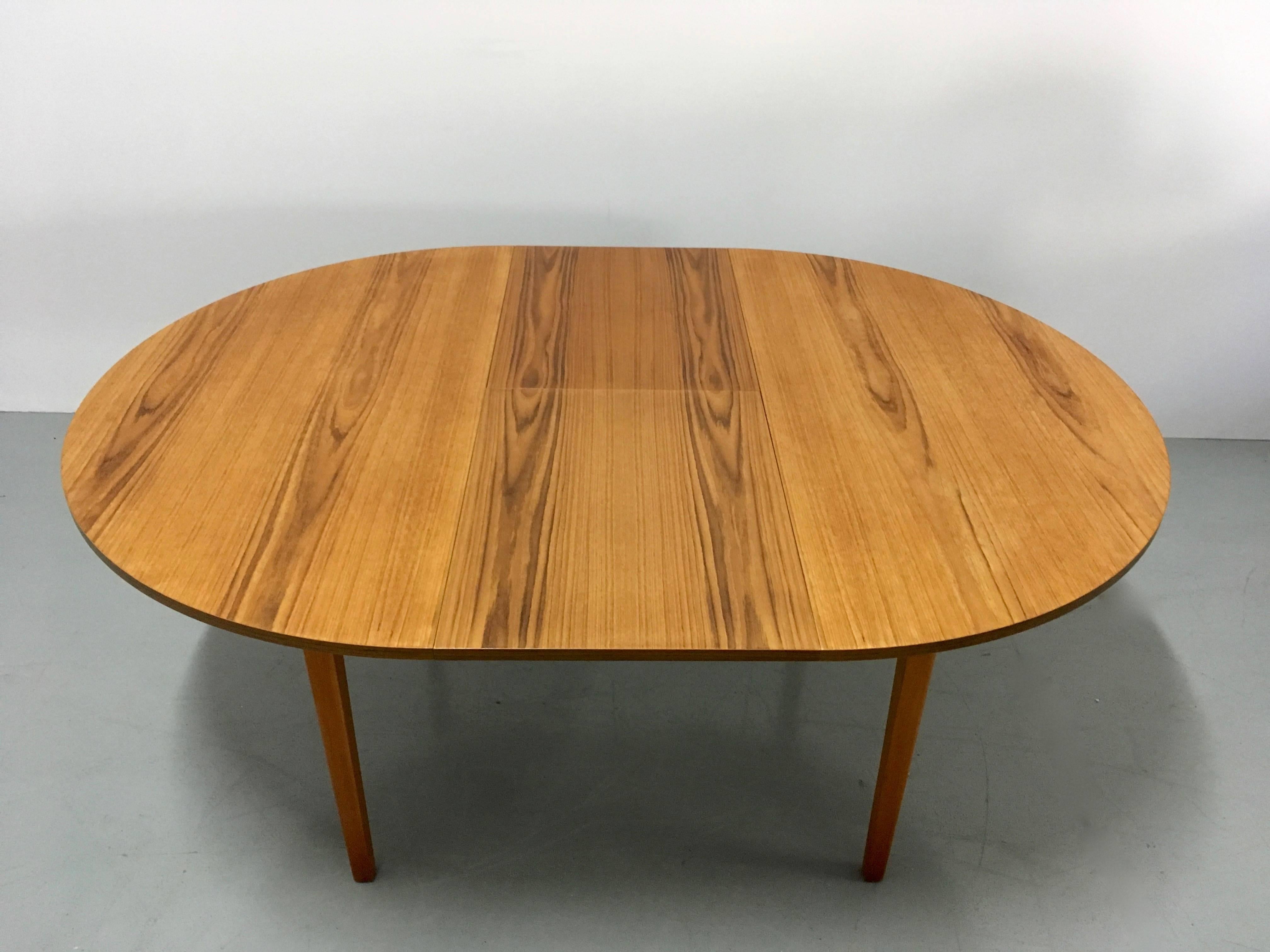 Vintage Danish Extendable Teak Dining Table, 1960s For Sale 2