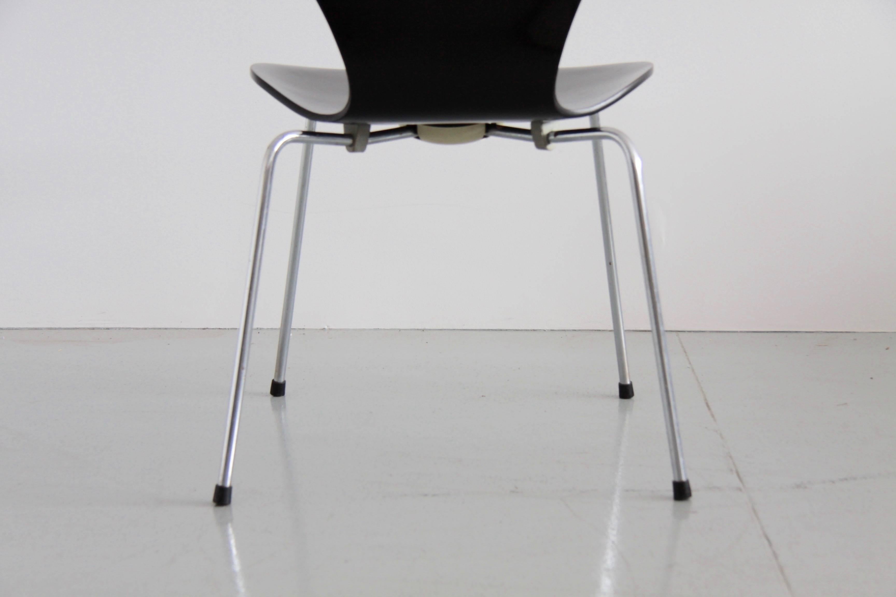 Mid-Century Modern 3107 Series Butterfly Chair by Arne Jacobsen for Fritz Hansen, 1968, Set of Ten For Sale