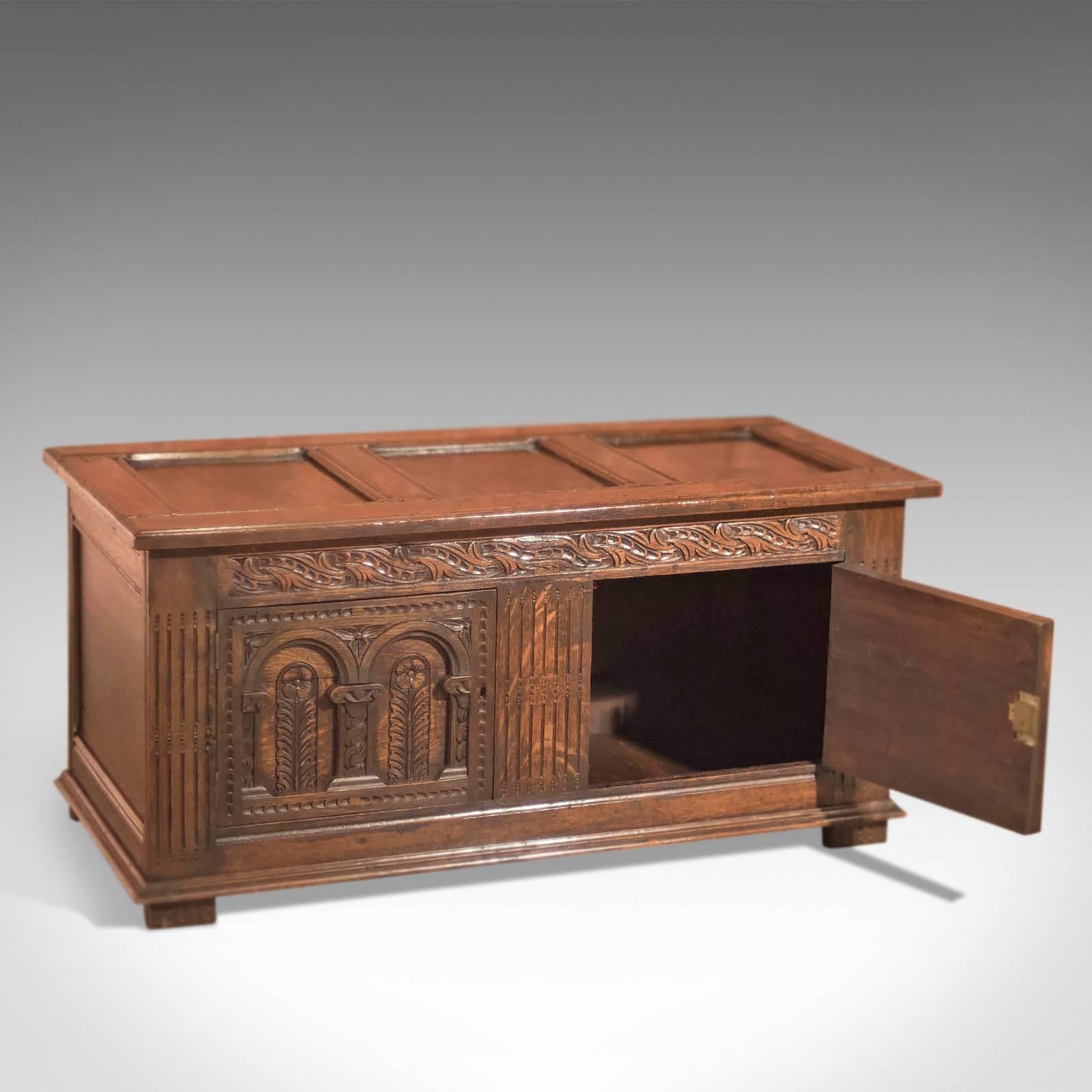 18th Century Antique Coffer, English Oak Furniture In Good Condition In Hele, Devon, GB