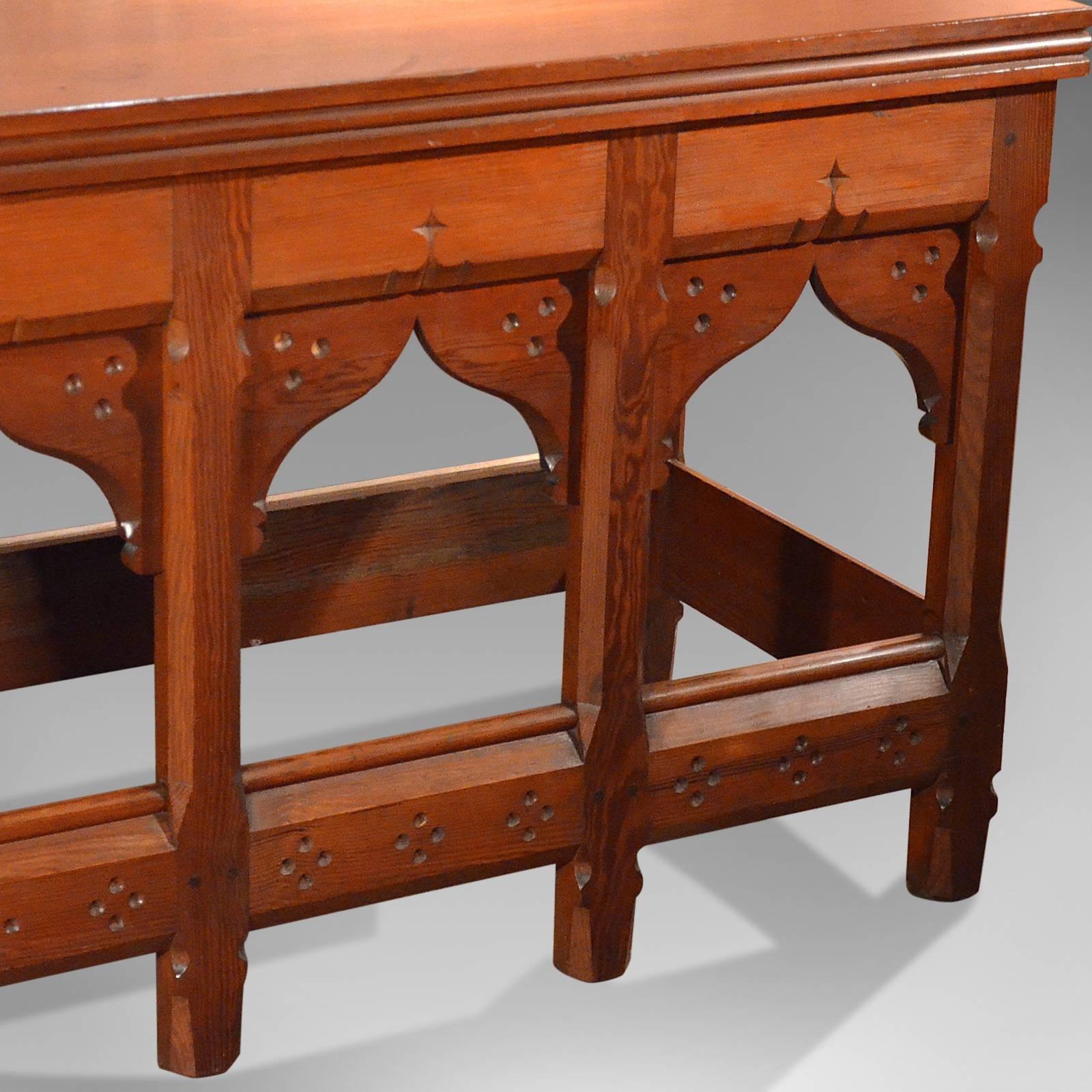 Arts and Crafts Antique Serving Table, circa 1880 1