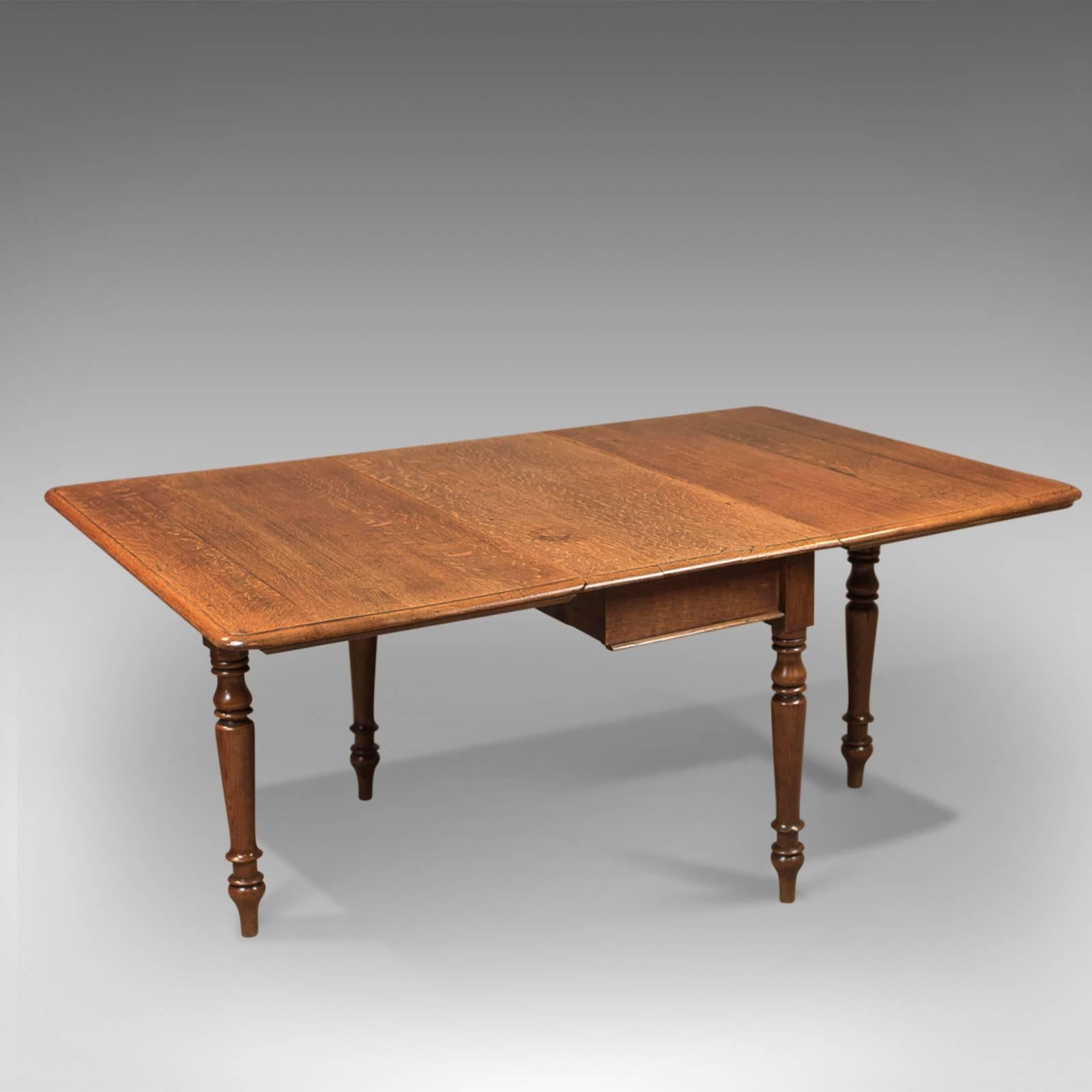 Great Britain (UK) Antique Dining Table, Georgian Oak Gateleg, circa 1790