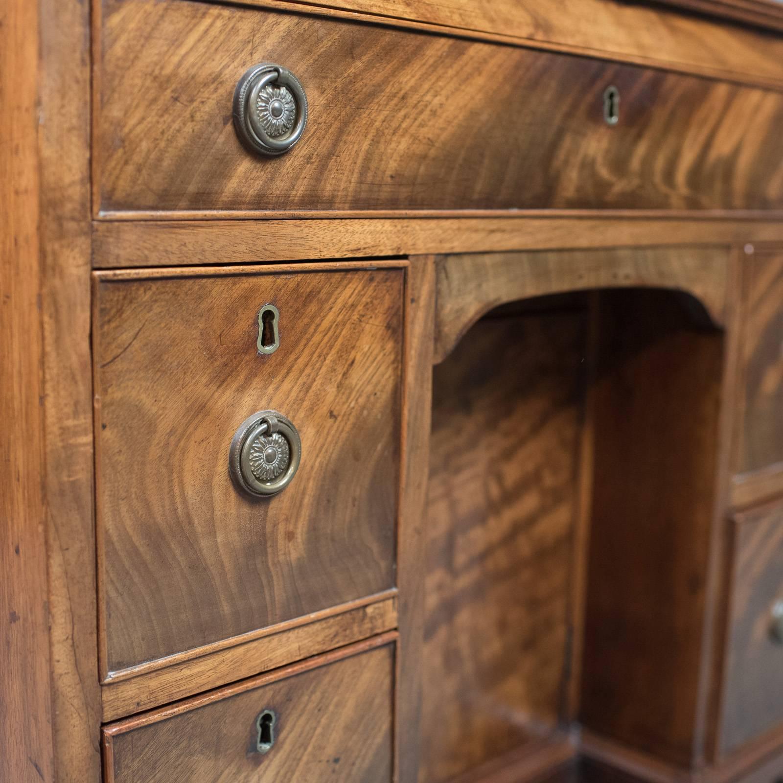 Antique Kneehole Desk, Victorian Knee Hole, circa 1870 In Excellent Condition In Hele, Devon, GB