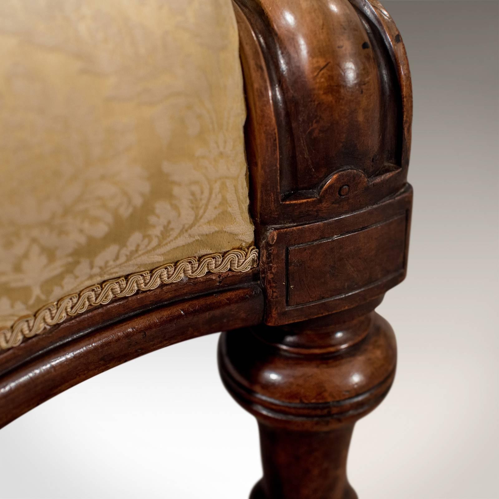 Walnut Armchair Gentlemen's Club Lounge Chair English Victorian, circa 1860 In Good Condition In Hele, Devon, GB