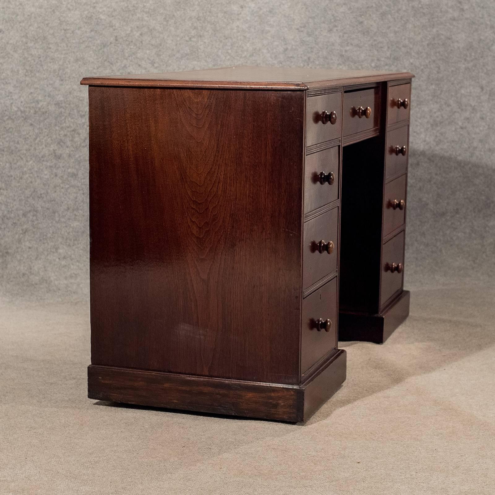 Antique Writing Study Pedestal Desk Leather Top Victorian Mahogany, circa 1890 In Good Condition In Hele, Devon, GB