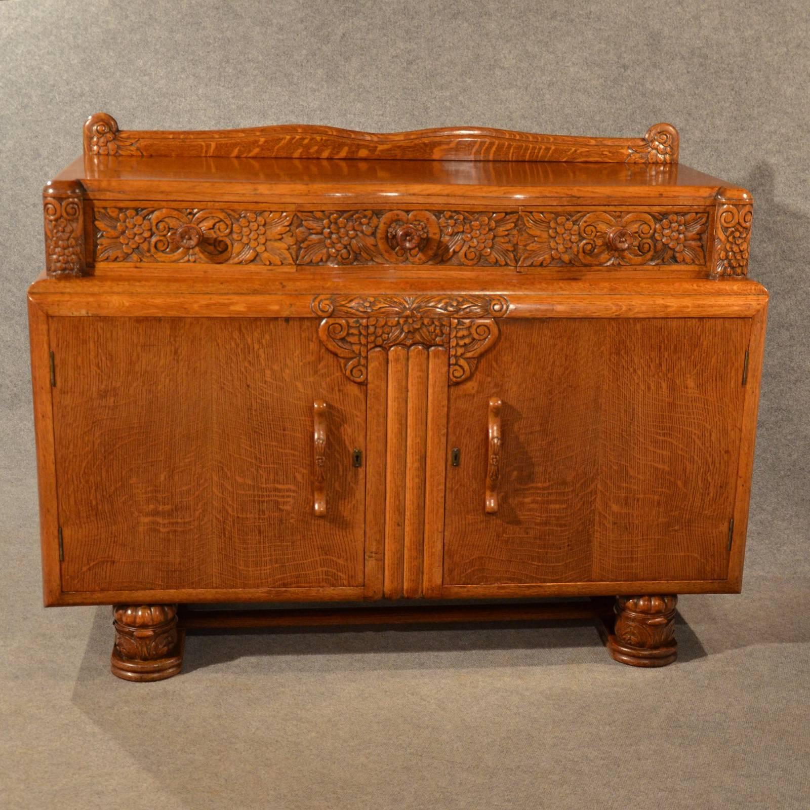 Art Deco Sideboard Cabinet Buffet Cupboard Superior Oak Top, circa 1940 In Good Condition In Hele, Devon, GB