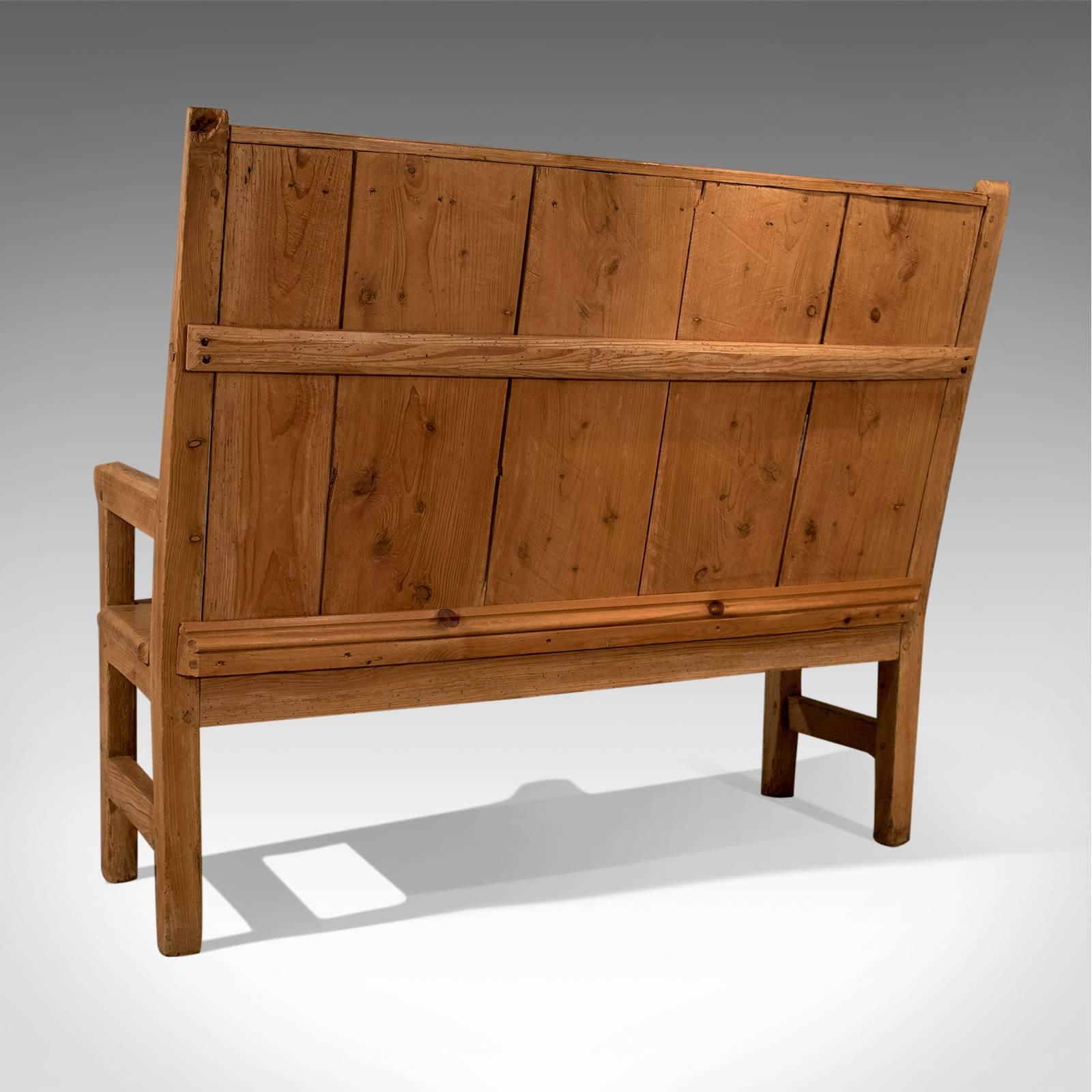 Late 19th Century Antique Victorian Pine Settle Hall Bench Tavern Country Pew, circa 1880