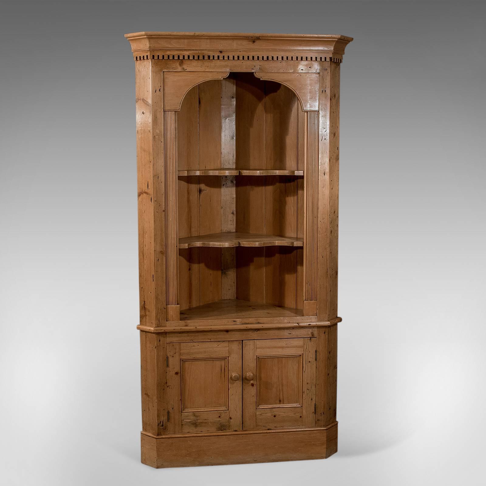 Early 20th Century Antique Victorian Pine Tall Corner Wall Cupboard Cabinet, circa 1900
