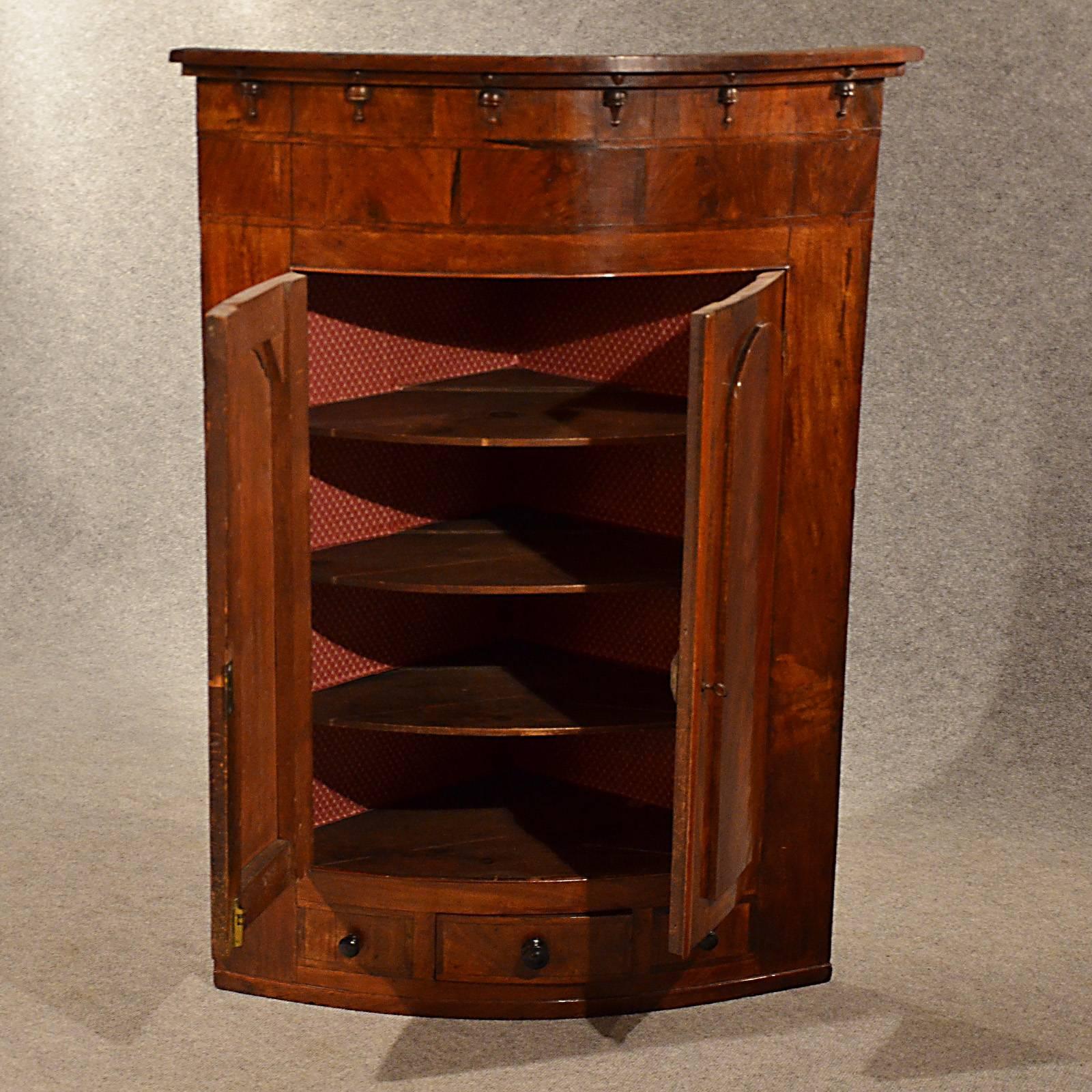 Bow Corner Cupboard Quality English Display Cabinet Fine Mahogany, circa 1830 2