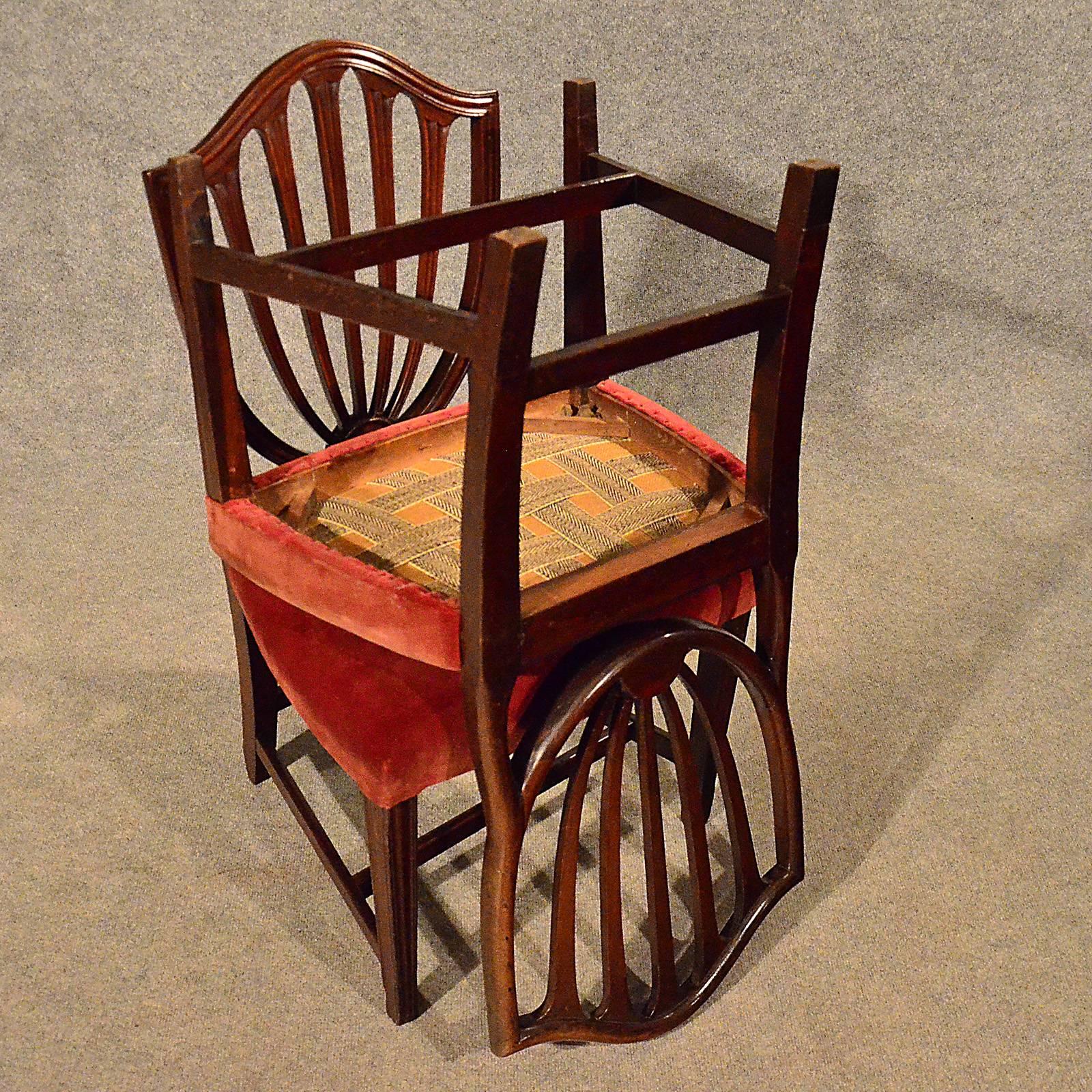 Mahogany Pair of Wide Side Dining Shield Chairs English Georgian Hepplewhite, circa 1800