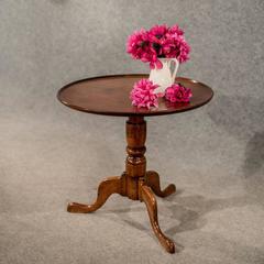 Tripod Wine Side Lamp Table Quality English Victorian Mahogany, circa 1880