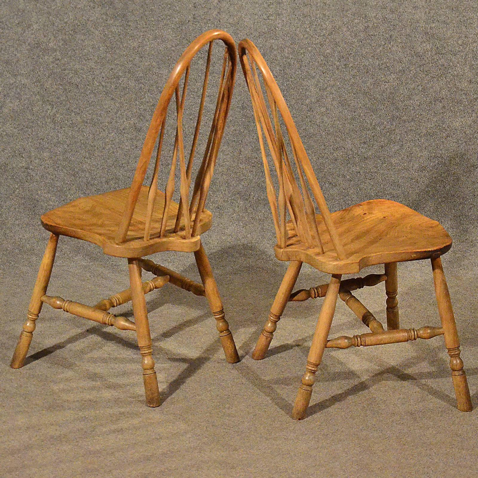 Pair of Elm Windsor Kitchen Dining Chairs Quality Arts & Crafts, circa 1900 1